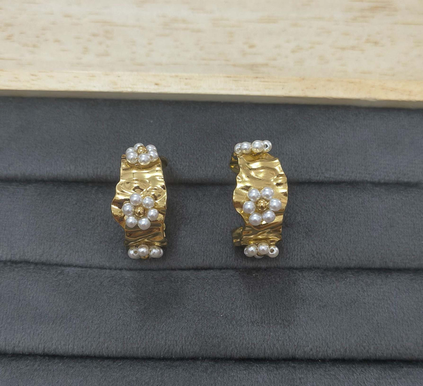 Anti Tarnish Earring Pearl Curved Studs 18K Gold Plated