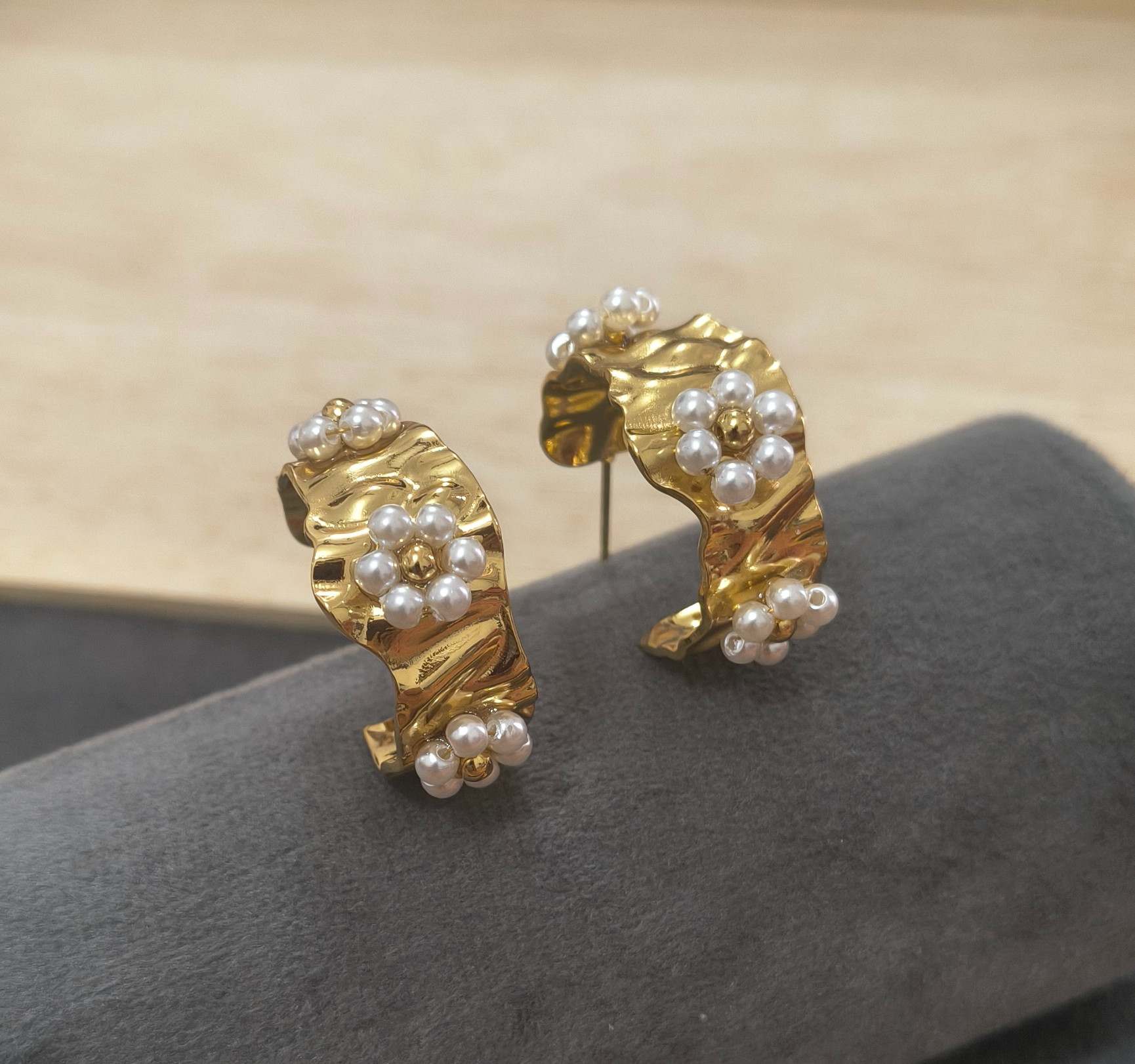 Anti Tarnish Earring Pearl Curved Studs 18K Gold Plated
