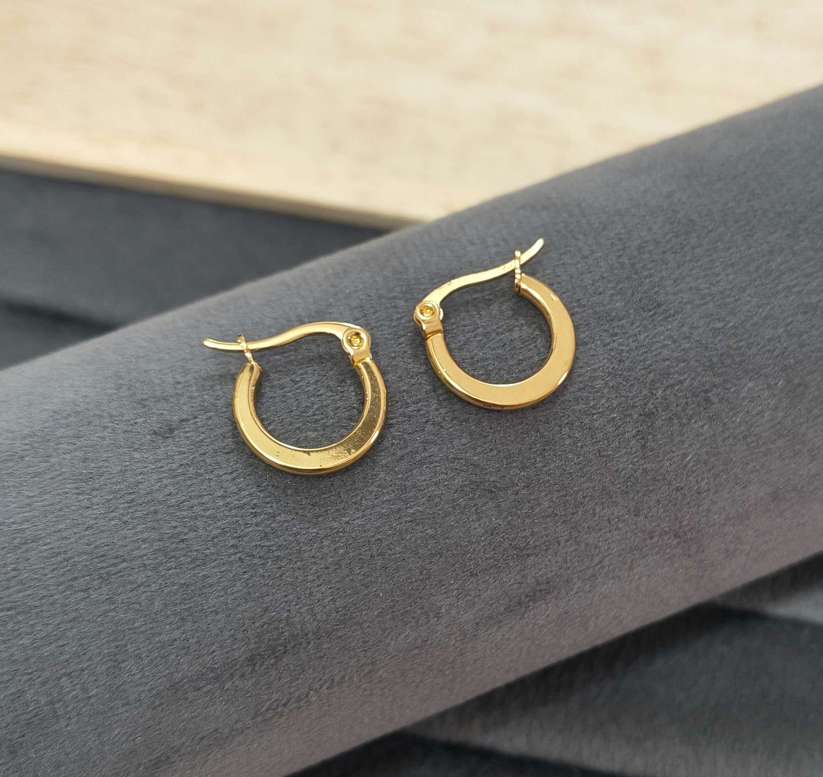 Anti Tarnish Earring Tiny Round Hoop 18K Gold Plated