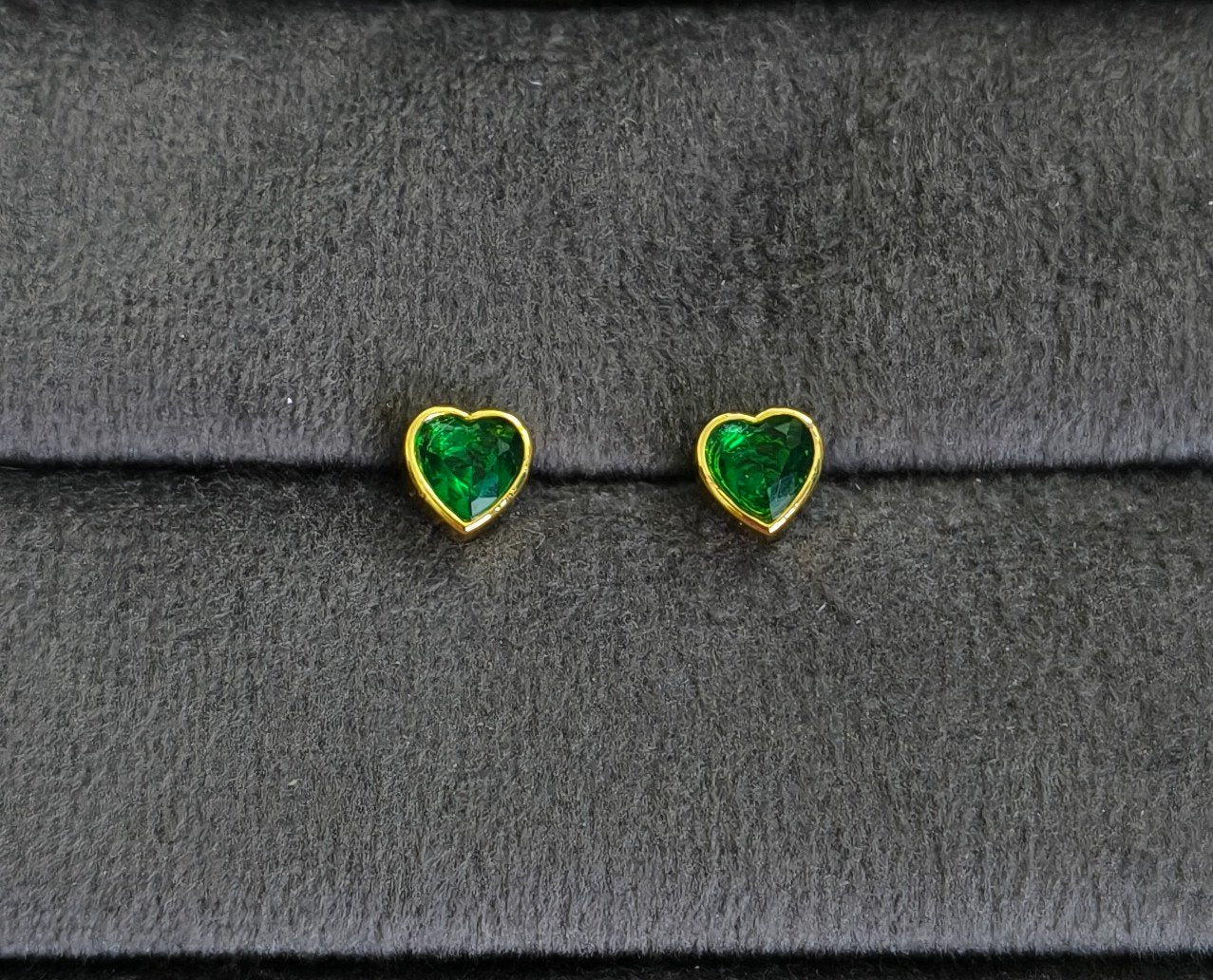 Anti Tarnish Earrings Emerald Heart Stud 18K Gold Plated