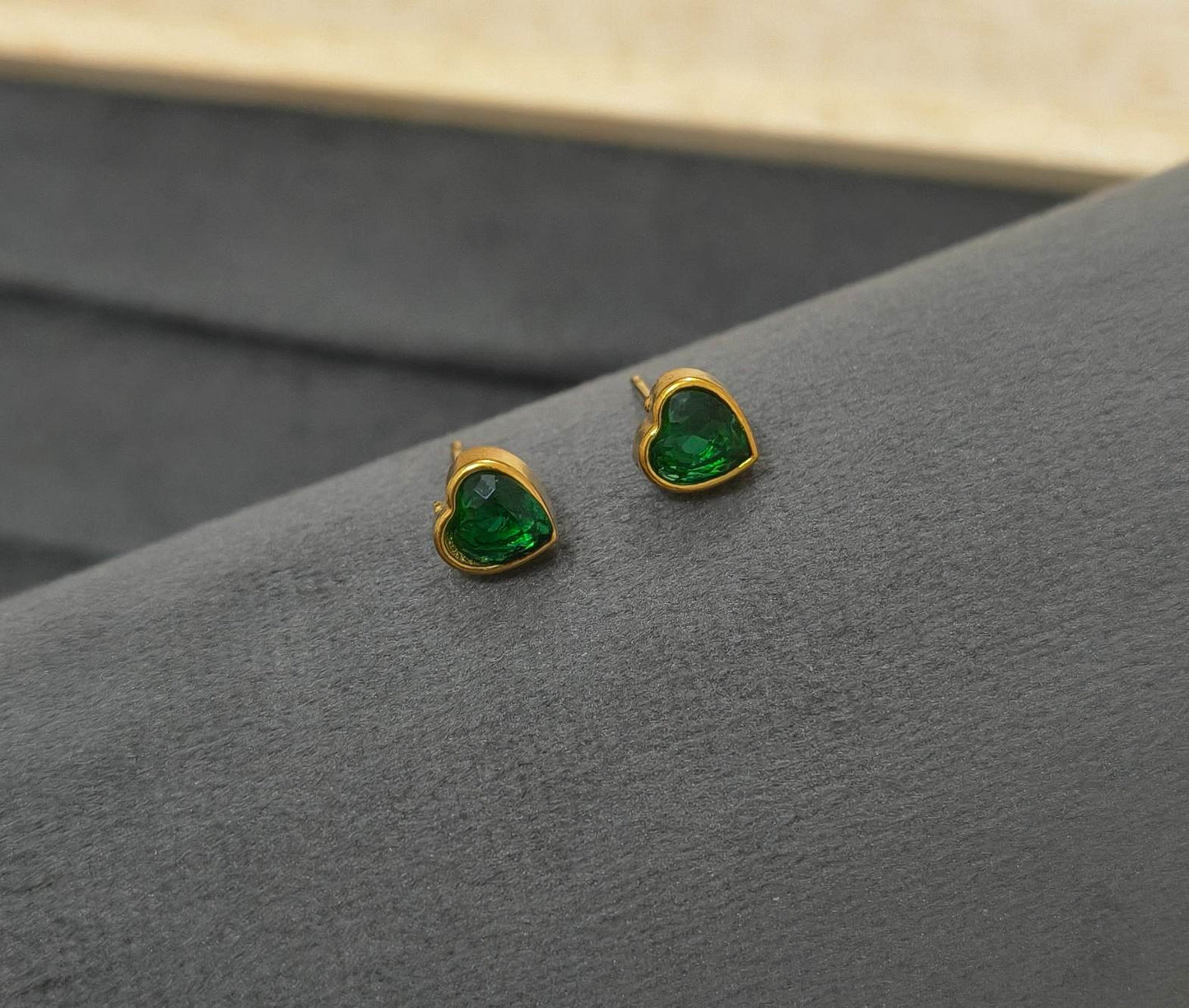 Anti Tarnish Earrings Emerald Heart Stud 18K Gold Plated