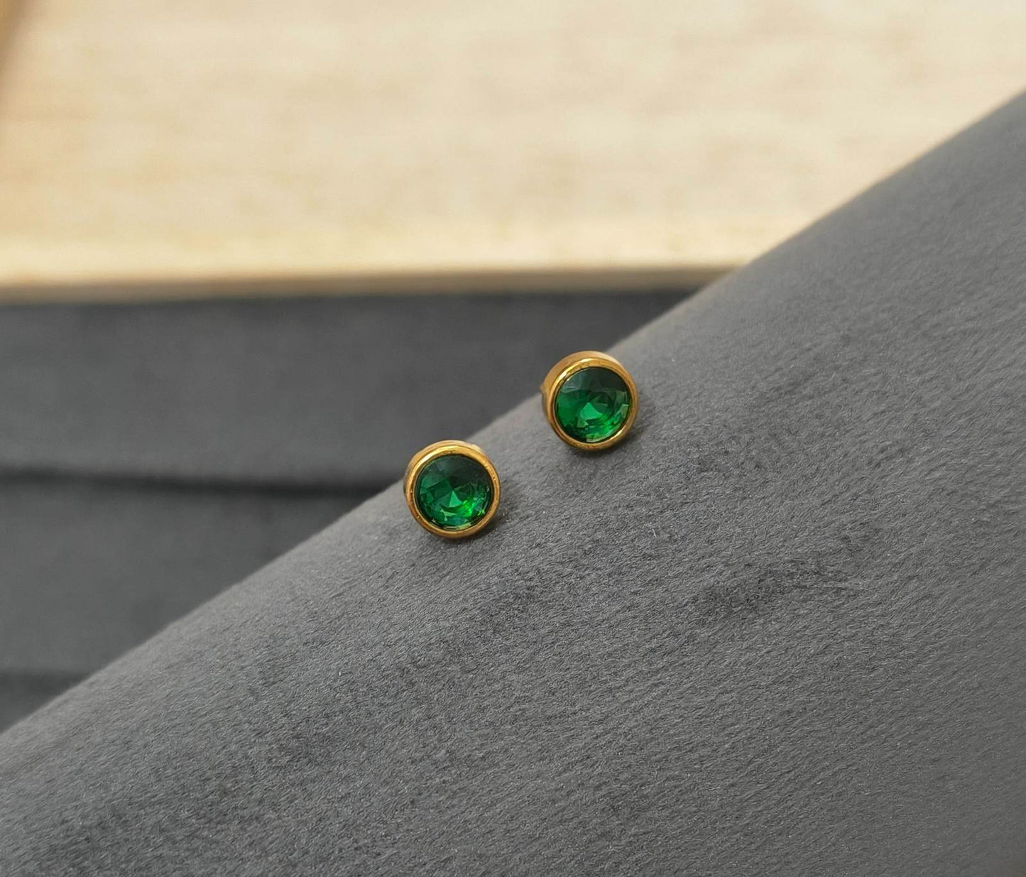 Anti Tarnish Earrings Emerald Round Stud 18K Gold Plated