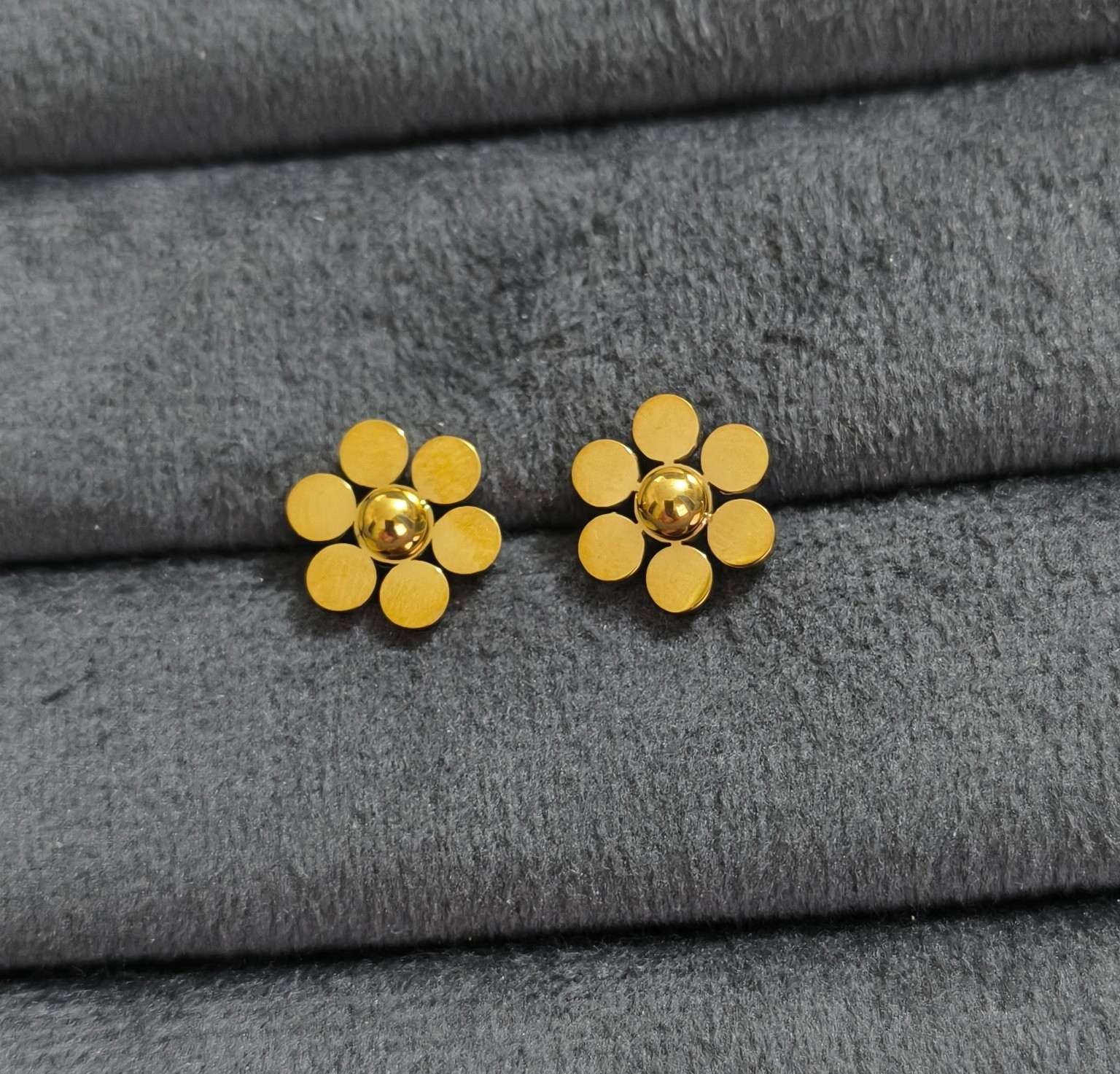Anti Tarnish Earrings Flower Stud 18K Gold Plated