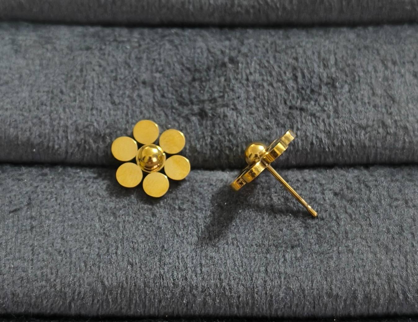 Anti Tarnish Earrings Flower Stud 18K Gold Plated