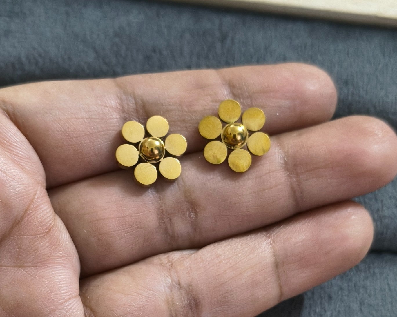 Anti Tarnish Earrings Flower Stud 18K Gold Plated