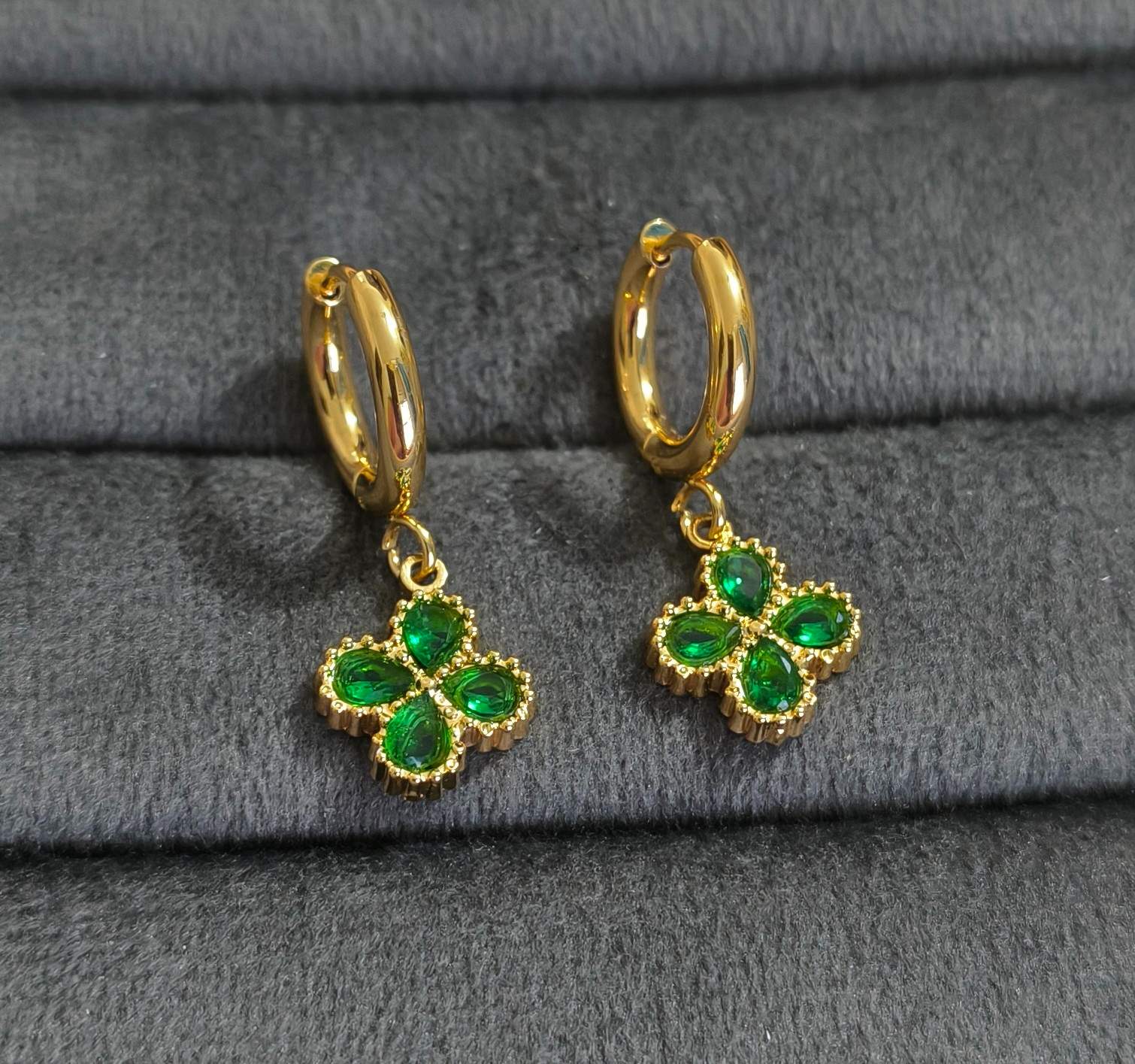 Anti Tarnish Earrings Green Clover Dangler 18K Gold Plated