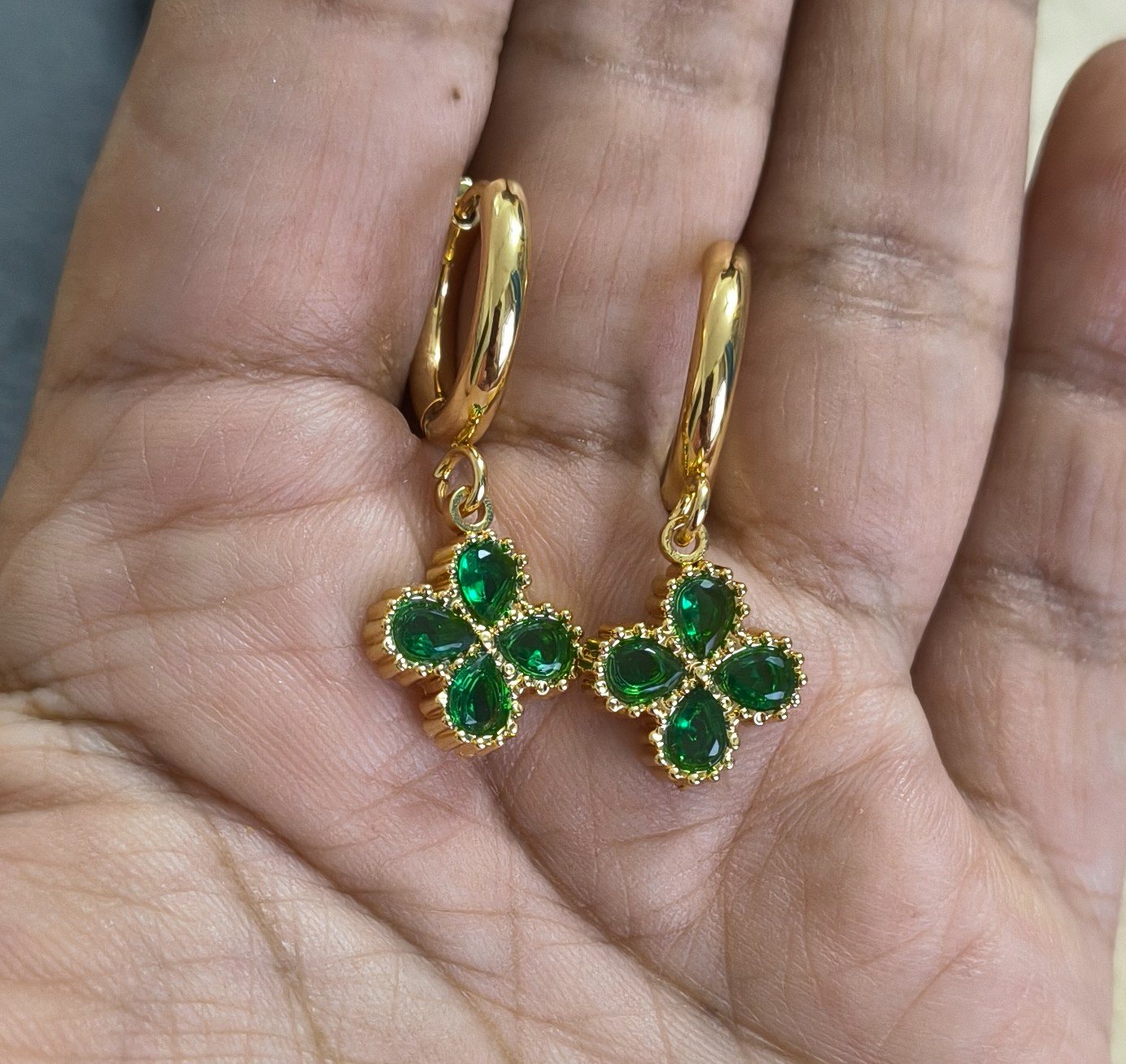 Anti Tarnish Earrings Green Clover Dangler 18K Gold Plated