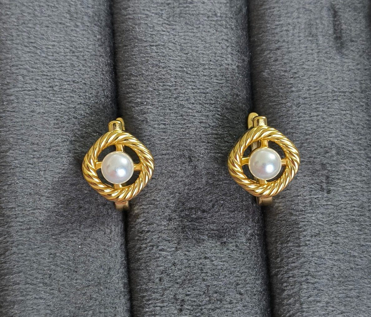 Anti Tarnish Earrings Shiny Peal Hoop 18K Gold Plated