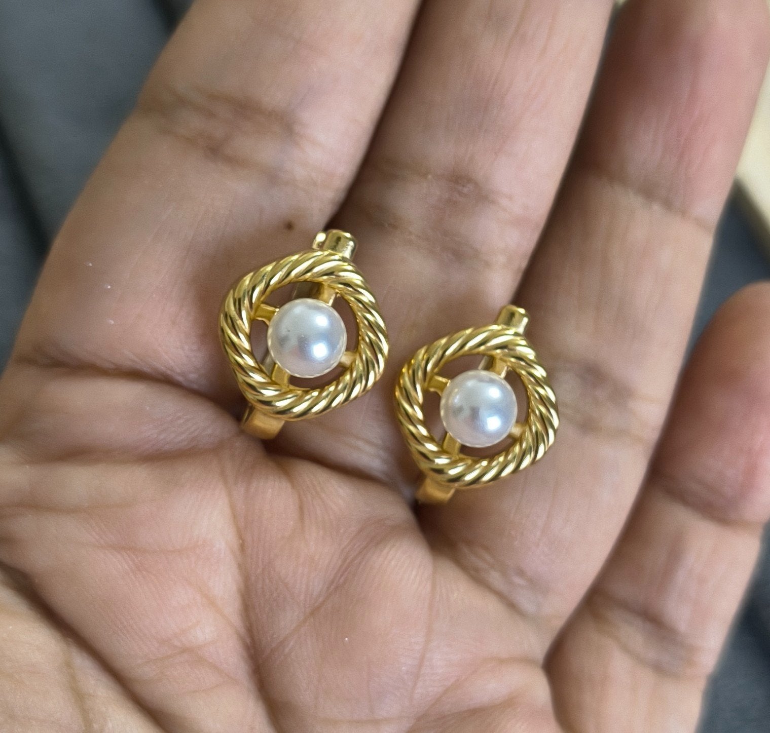 Anti Tarnish Earrings Shiny Peal Hoop 18K Gold Plated