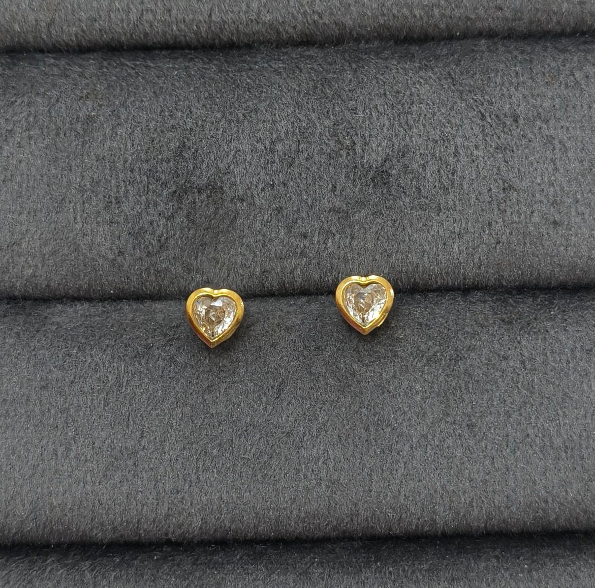 Anti Tarnish Earrings Tiny Heart Stud 18K Gold Plated