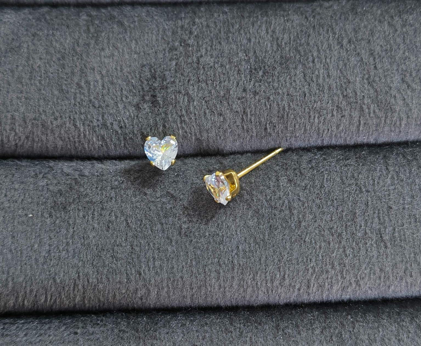 Anti Tarnish Earrings Tiny Heart Stud 18K Gold Plated