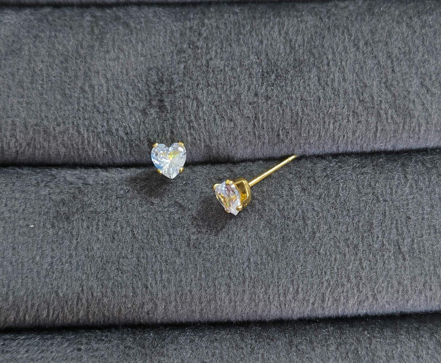 Anti Tarnish Earrings Tiny Heart Stud 18K Gold Plated