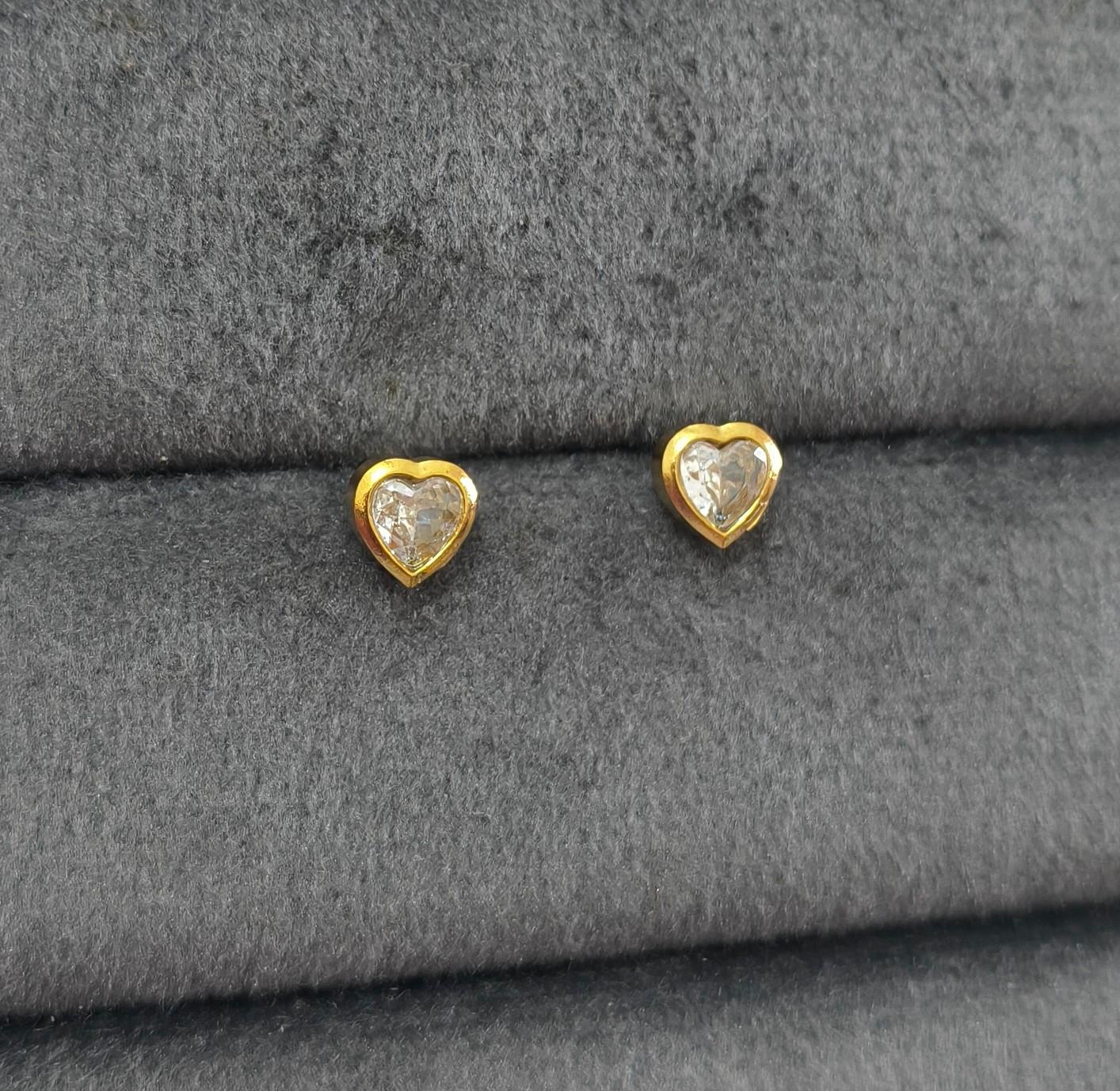 Anti Tarnish Earrings Tiny Heart Stud 18K Gold Plated