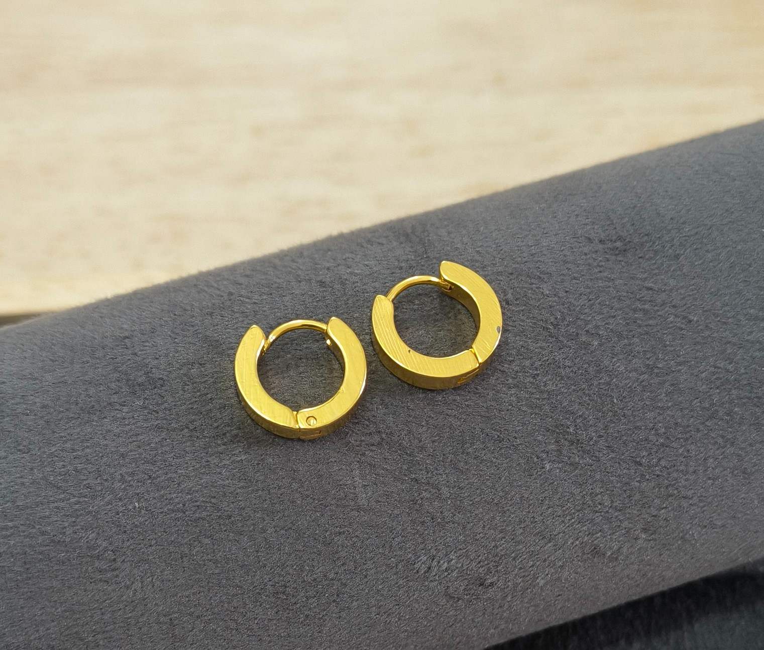 Anti Tarnish Earrings Unisex Hoops 18K Gold Plated