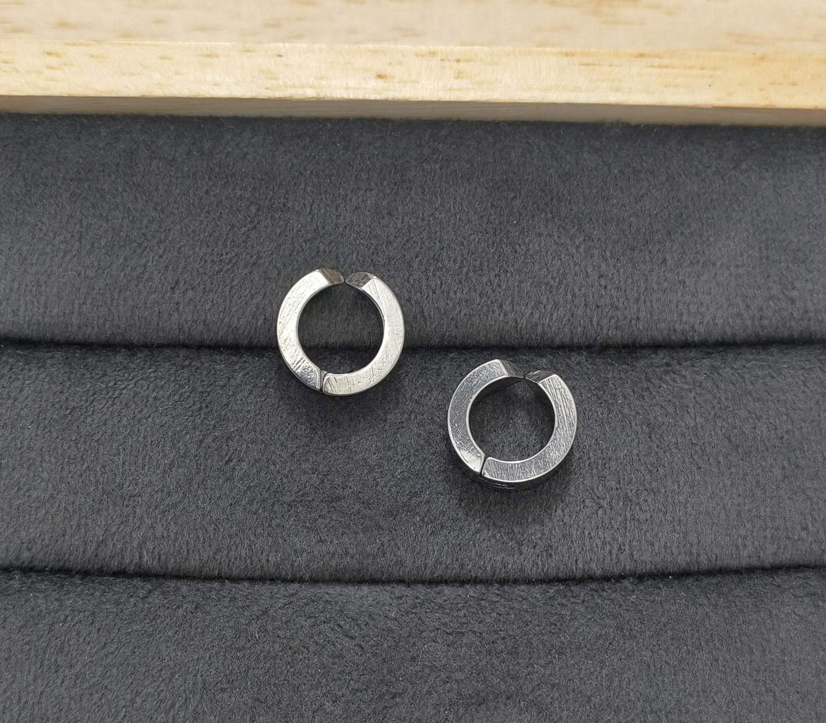 Anti Tarnish Earrings Unisex Non Piercing Silver Hoop