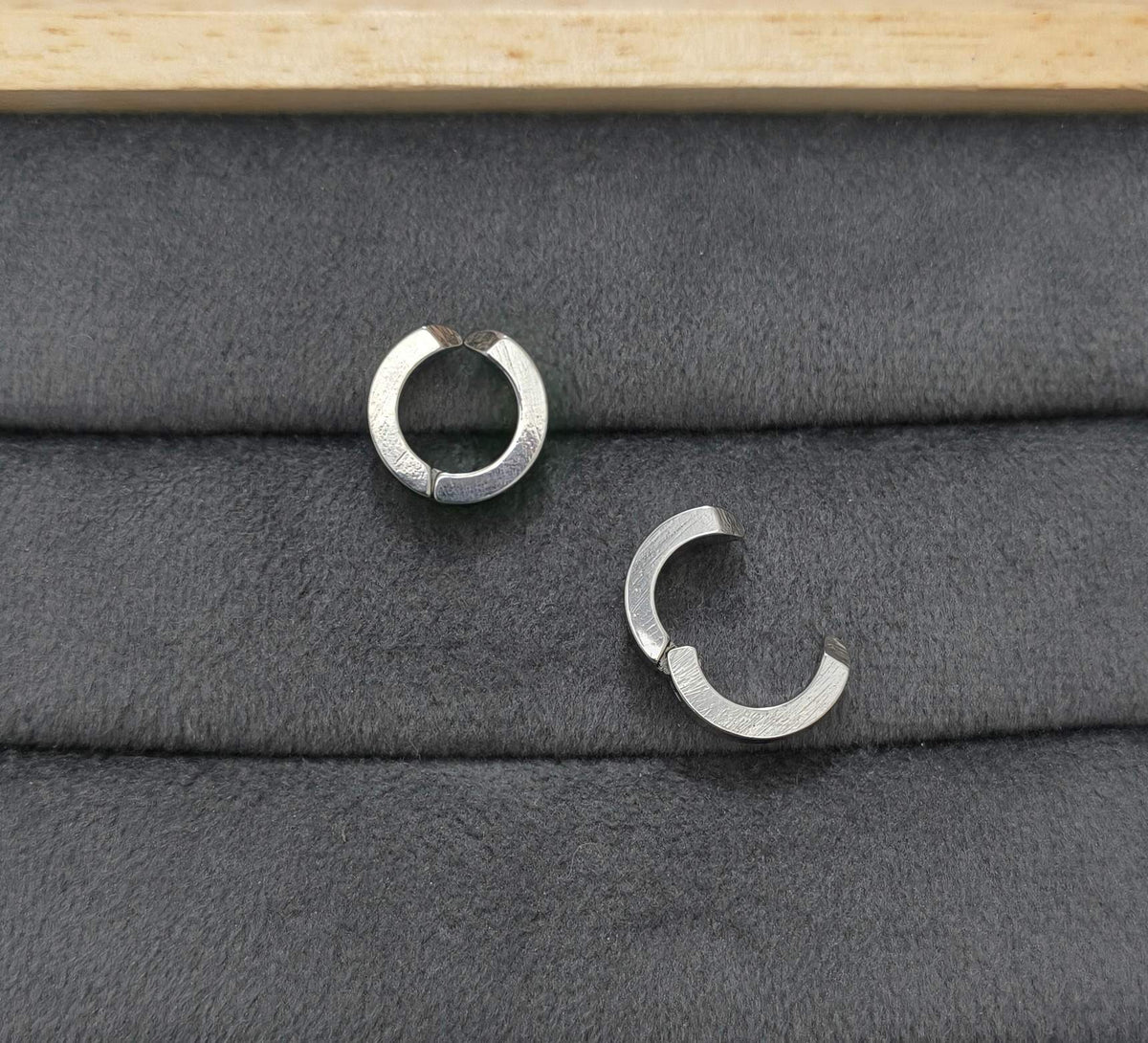 Anti Tarnish Earrings Unisex Non Piercing Silver Hoop