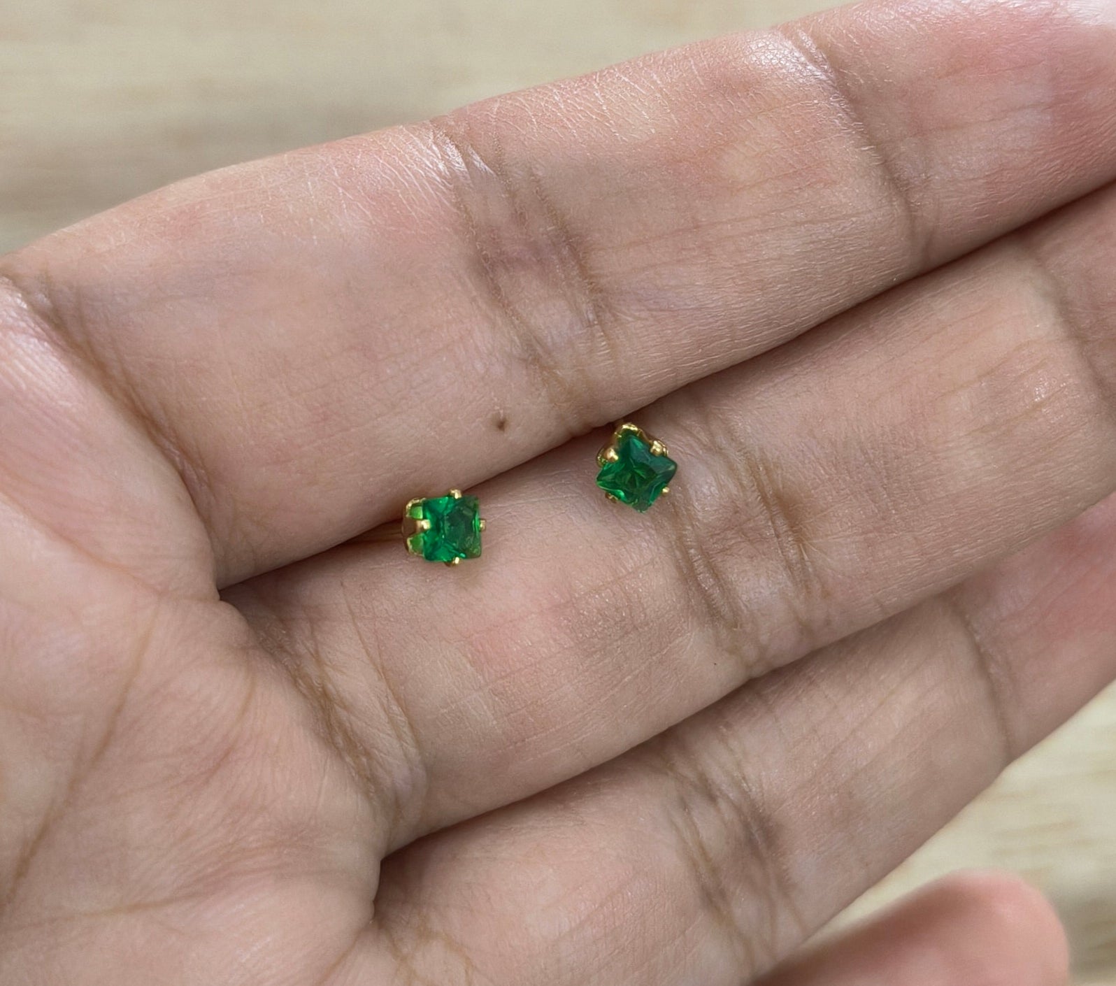 Anti Tarnish Emerald Solitaire Stud Earrings 18K Gold Plated