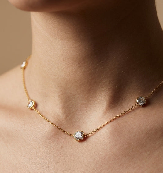 Anti Tarnish Floral Diamonds Necklace 18K Gold Plated