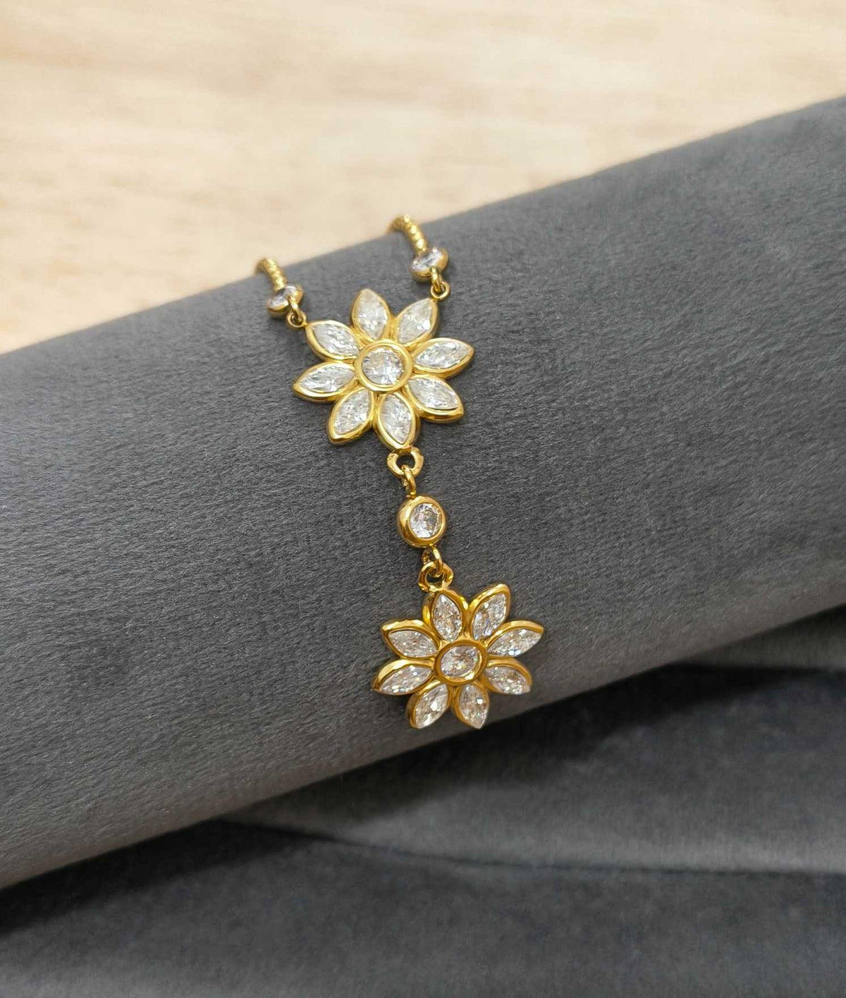 Anti Tarnish Floral Diamonds Necklace 18K Gold Plated