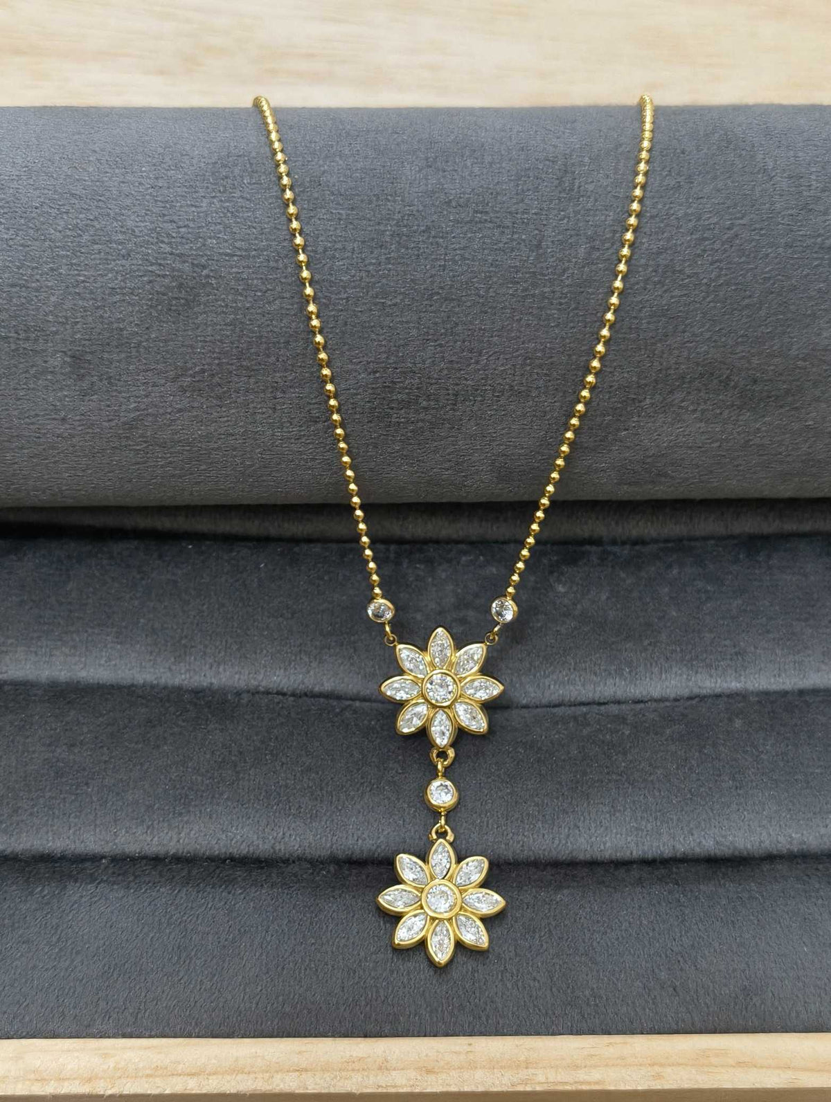 Anti Tarnish Floral Diamonds Necklace 18K Gold Plated
