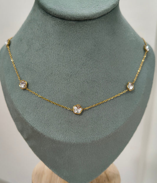 Anti Tarnish Floral Diamonds Necklace 18K Gold Plated