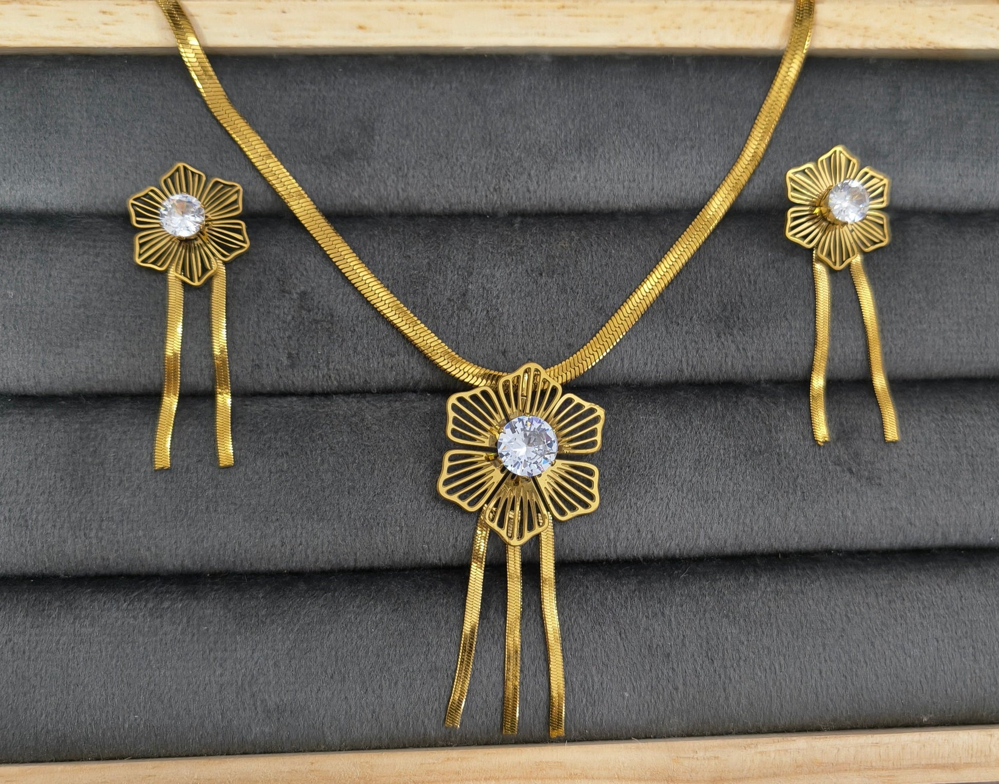 Anti Tarnish Floral Necklace Earring Combo Set 18K Gold Plated