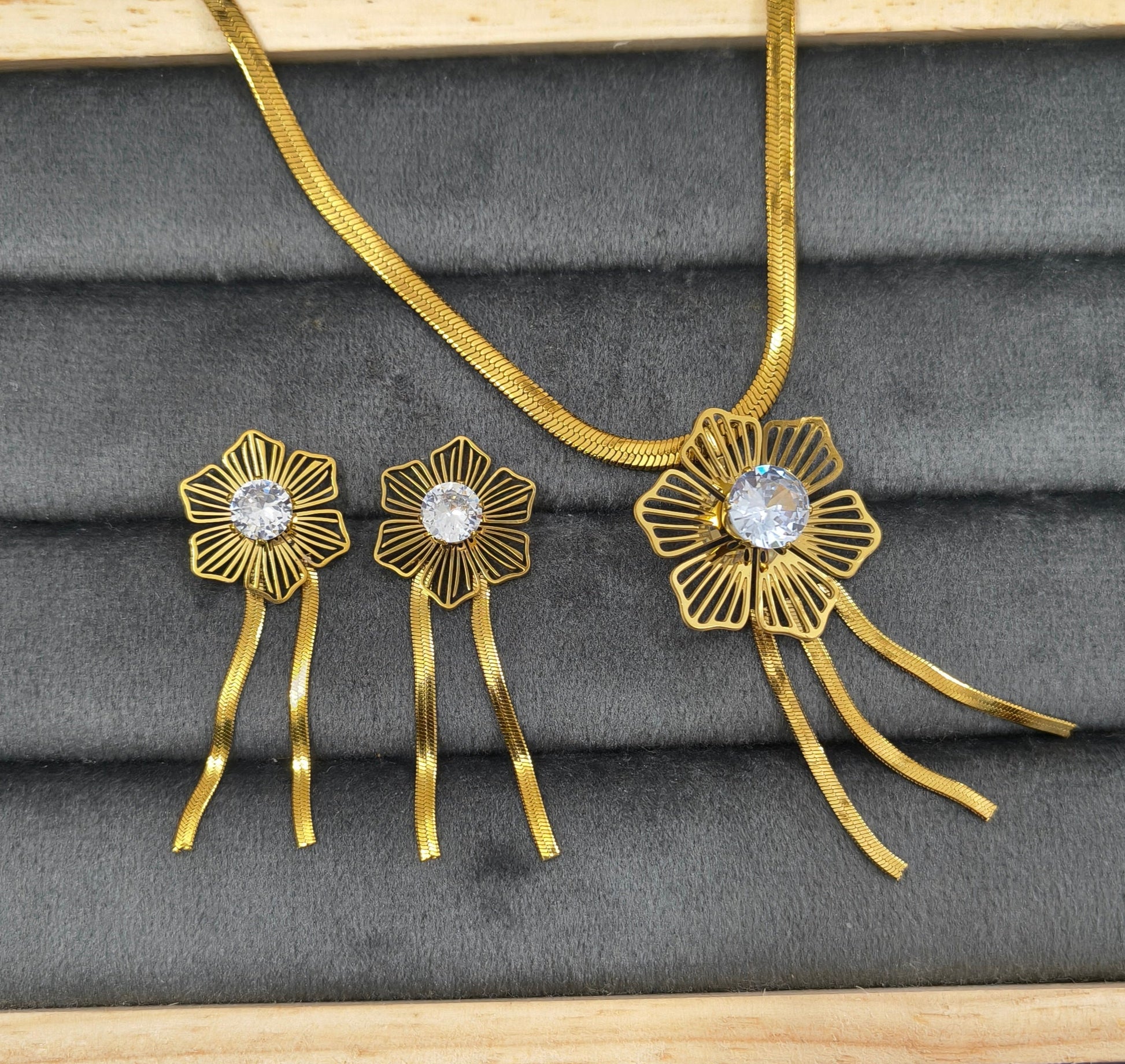Anti Tarnish Floral Necklace Earring Combo Set 18K Gold Plated