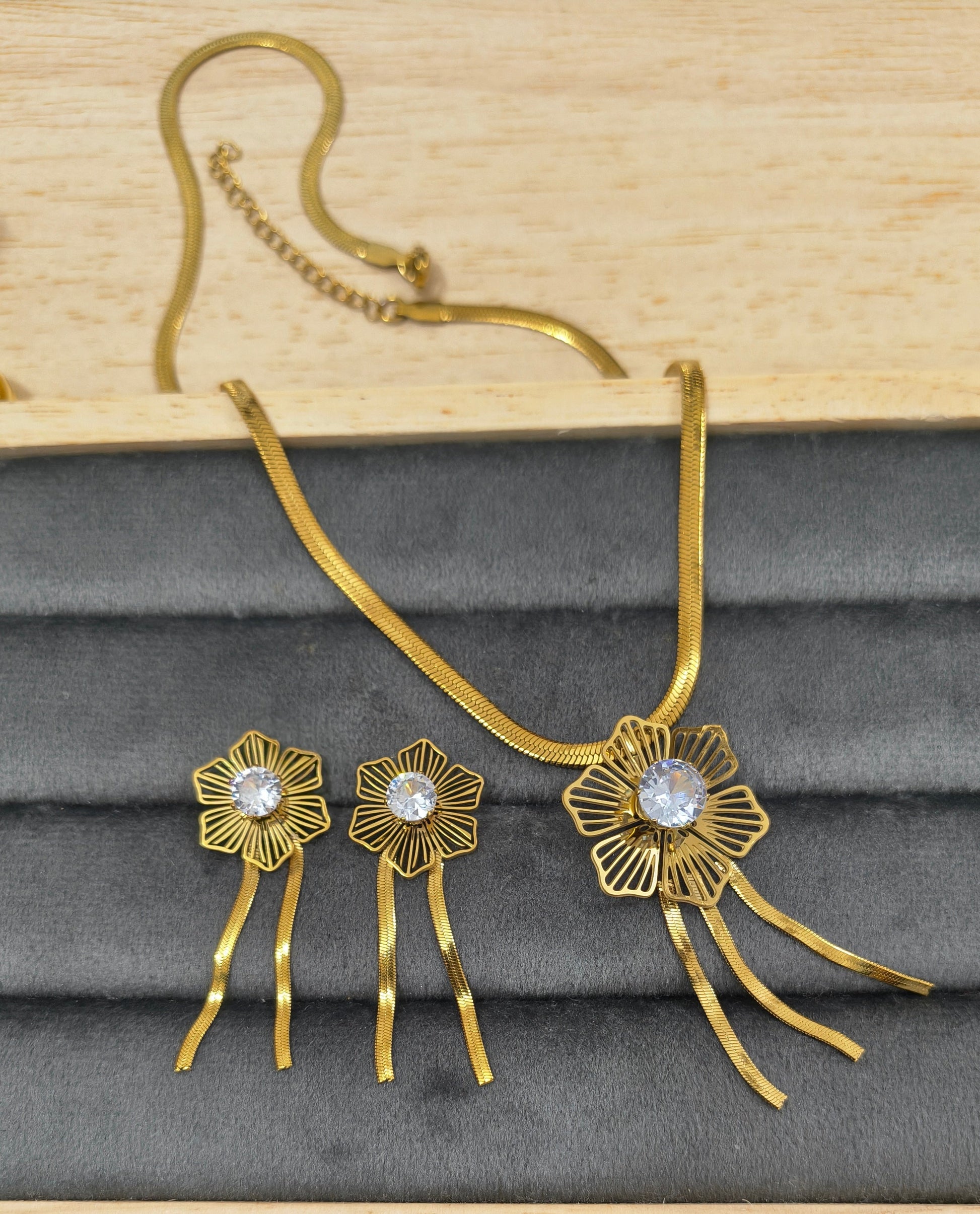 Anti Tarnish Floral Necklace Earring Combo Set 18K Gold Plated