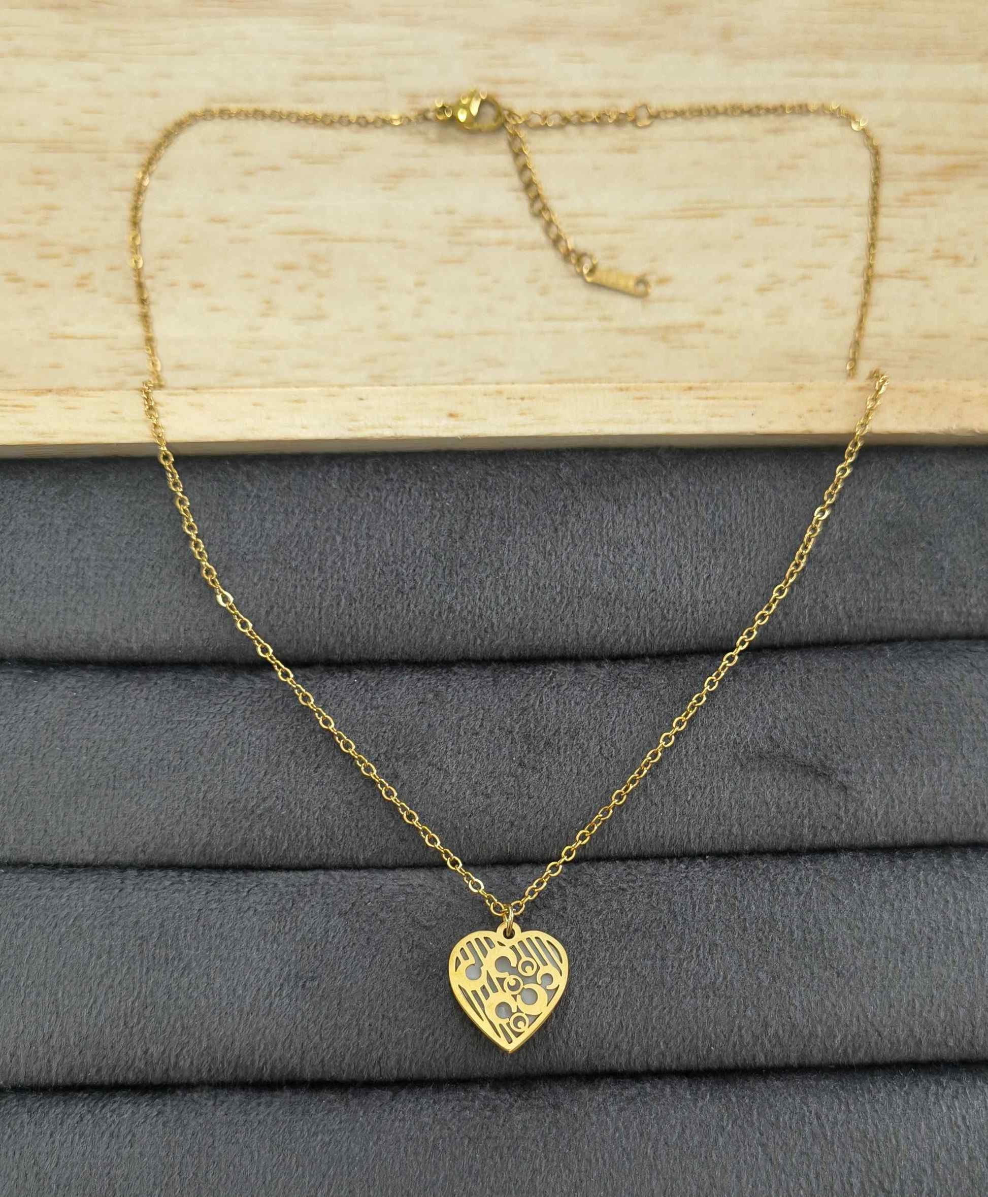 Anti Tarnish Geometric Heart Pendant Necklace 18K Gold