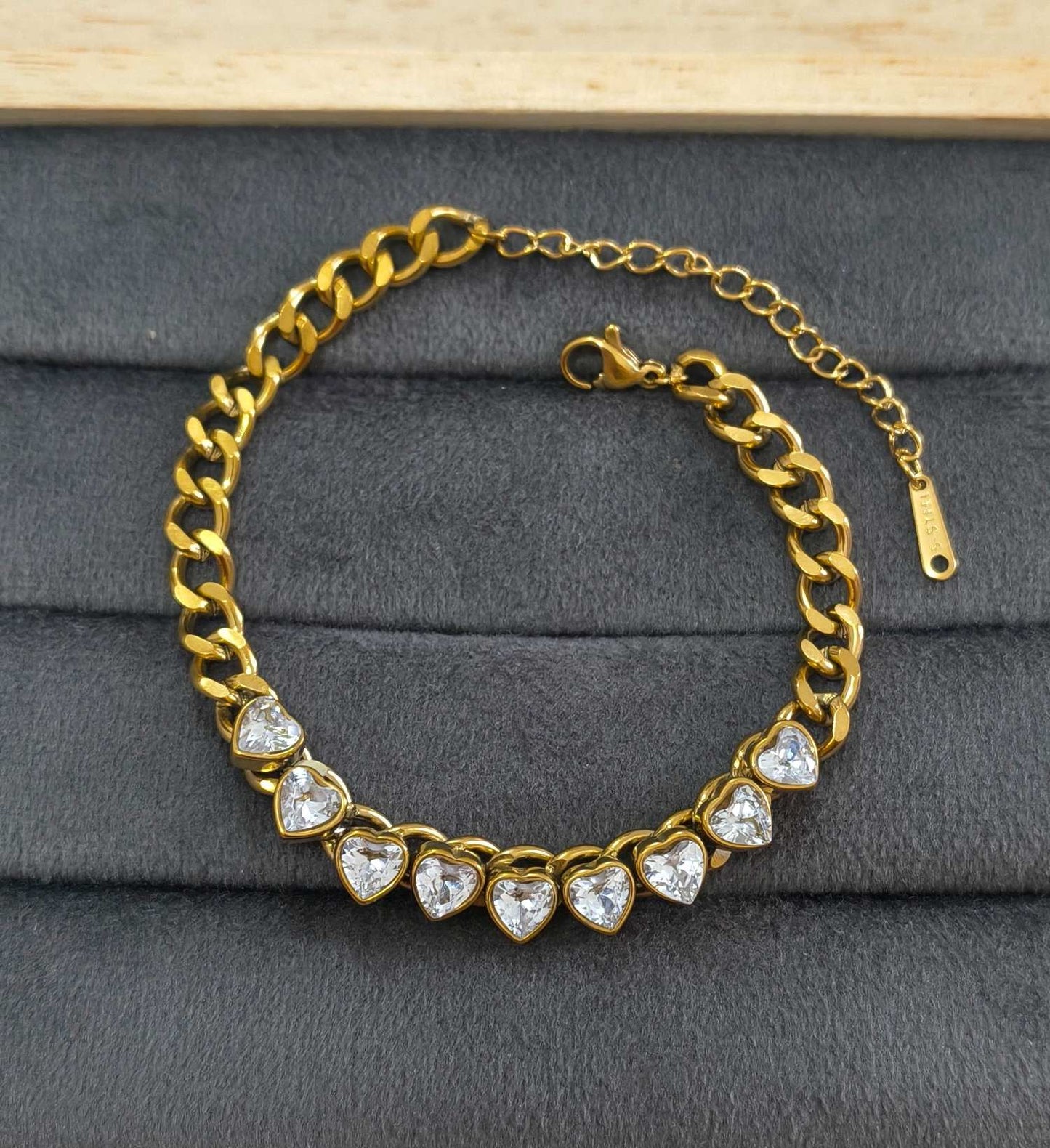 Anti Tarnish Heart Cuban Chain Bracelet 18K Gold Plated