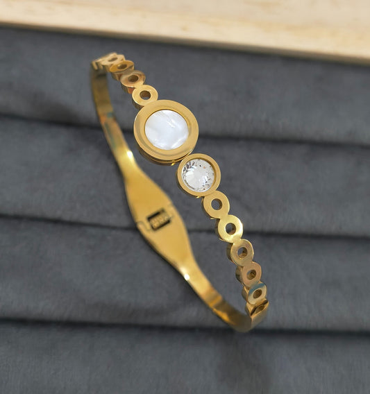 Anti Tarnish Hollow Circles Shape Bracelet 18K Gold Plated