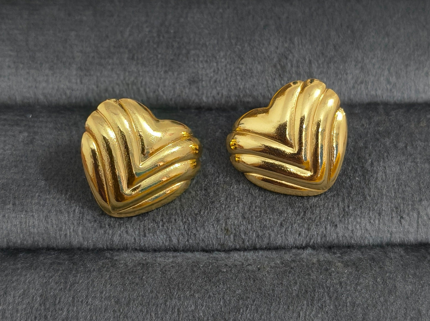 Anti Tarnish Love Rays Heart Stud Earrings 18K Gold Plated