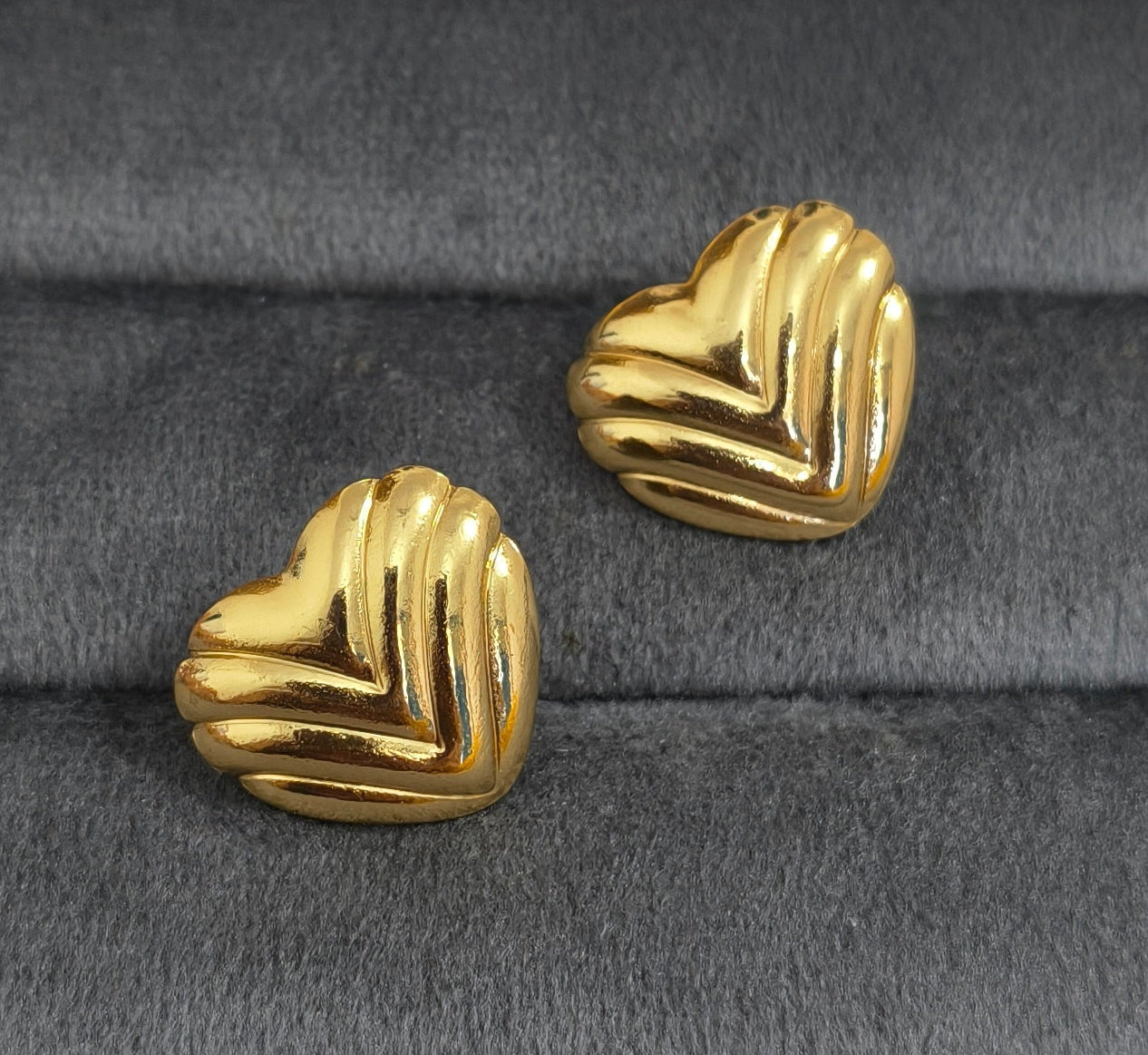 Anti Tarnish Love Rays Heart Stud Earrings 18K Gold Plated