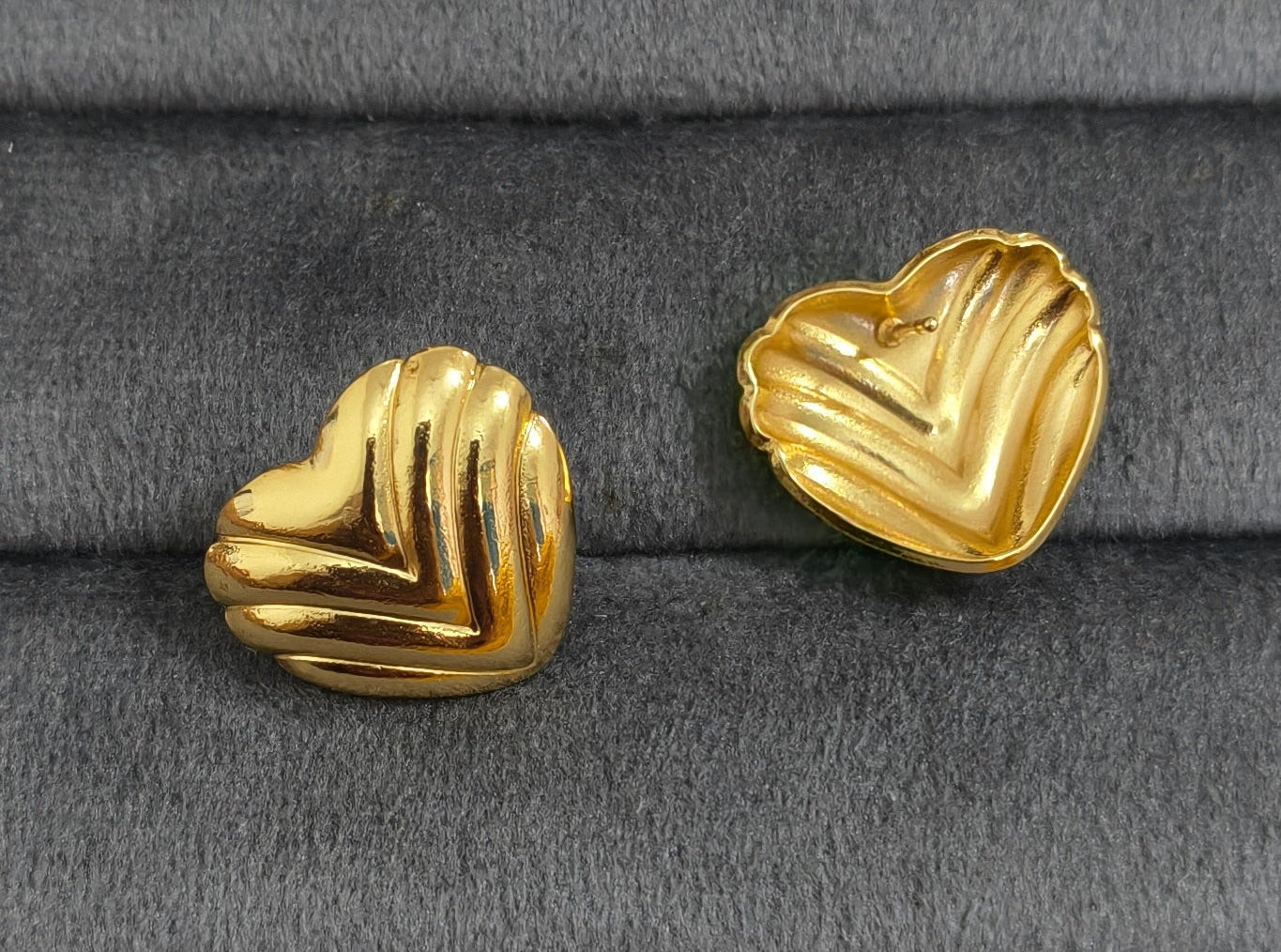 Anti Tarnish Love Rays Heart Stud Earrings 18K Gold Plated