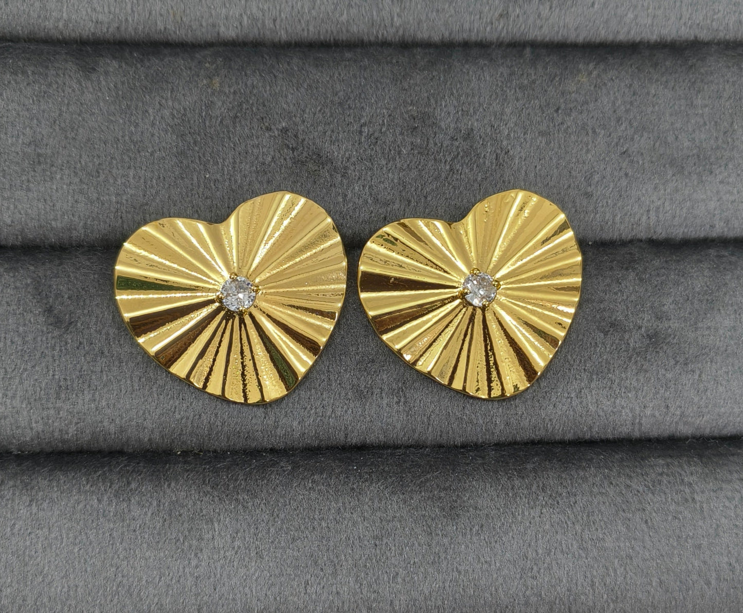 Anti Tarnish Moissanite Heart Studs Earrings 18K Gold Plated