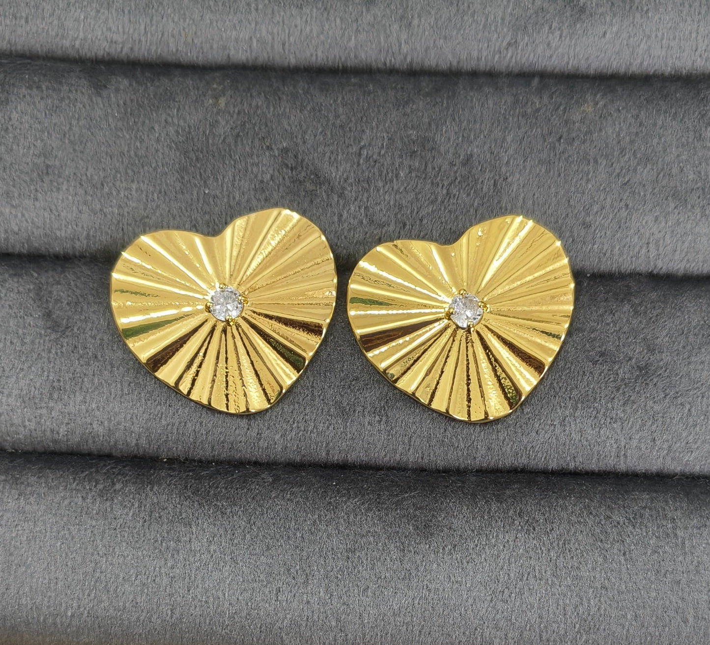 Anti Tarnish Moissanite Heart Studs Earrings 18K Gold Plated