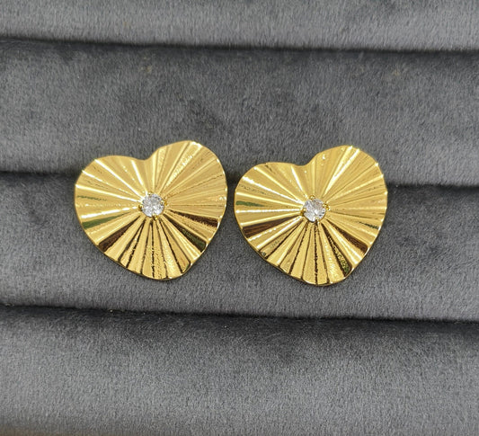 Anti Tarnish Moissanite Heart Studs Earrings 18K Gold Plated