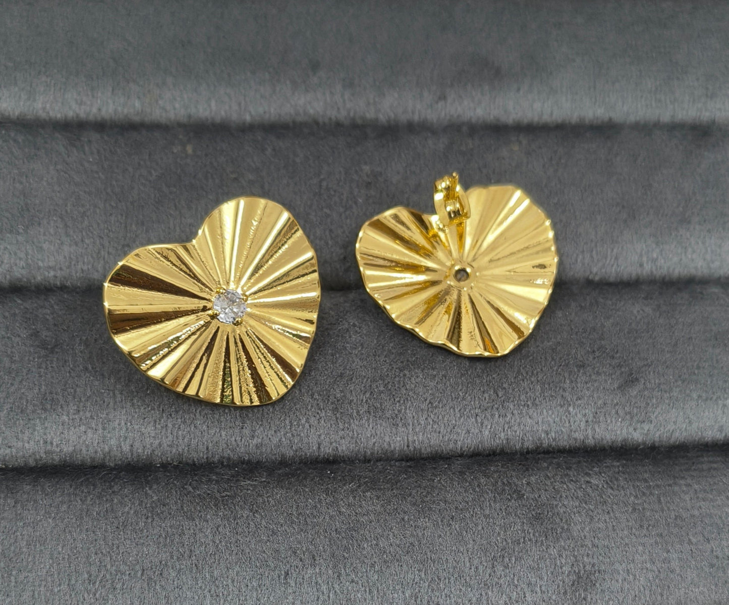 Anti Tarnish Moissanite Heart Studs Earrings 18K Gold Plated