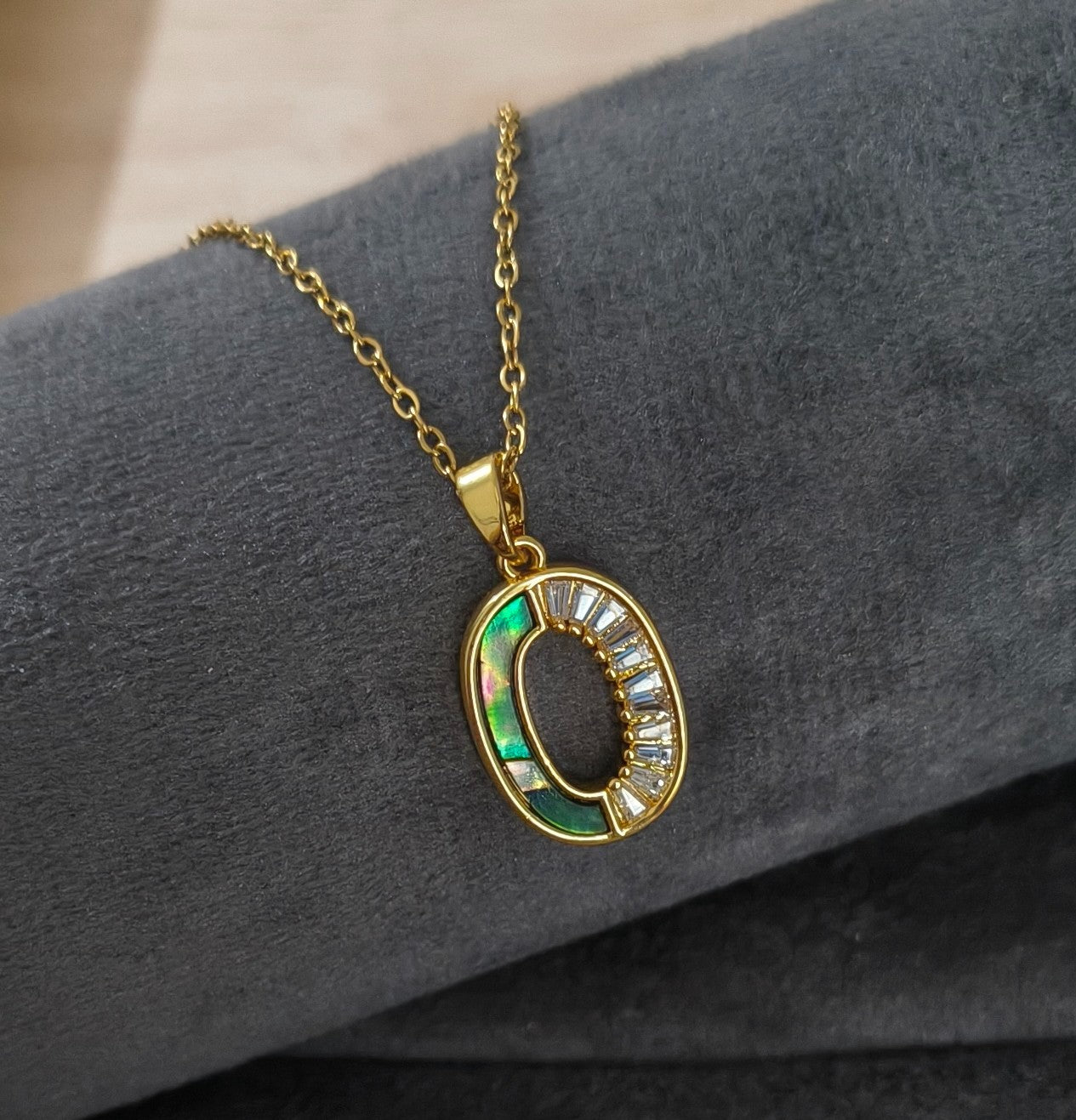 Anti Tarnish Necklace Acrylic Pendant 18K Gold Plated