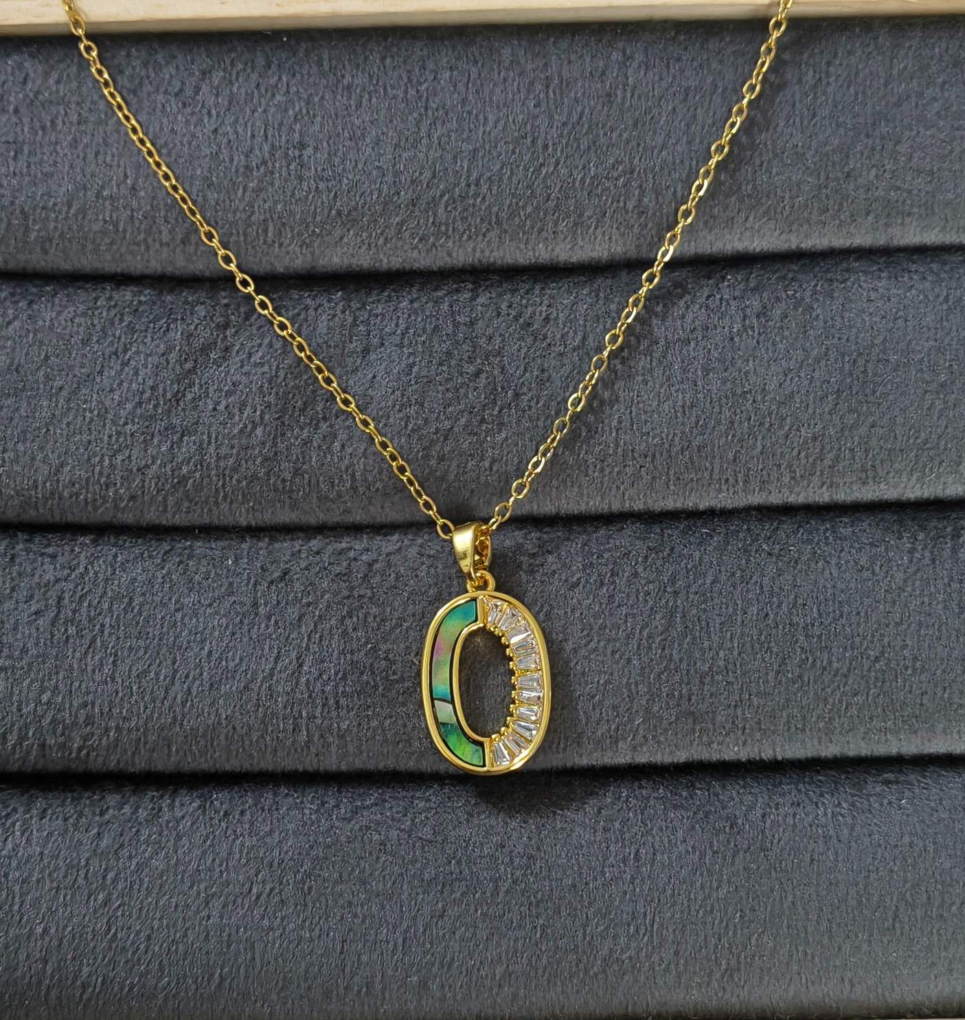 Anti Tarnish Necklace Acrylic Pendant 18K Gold Plated