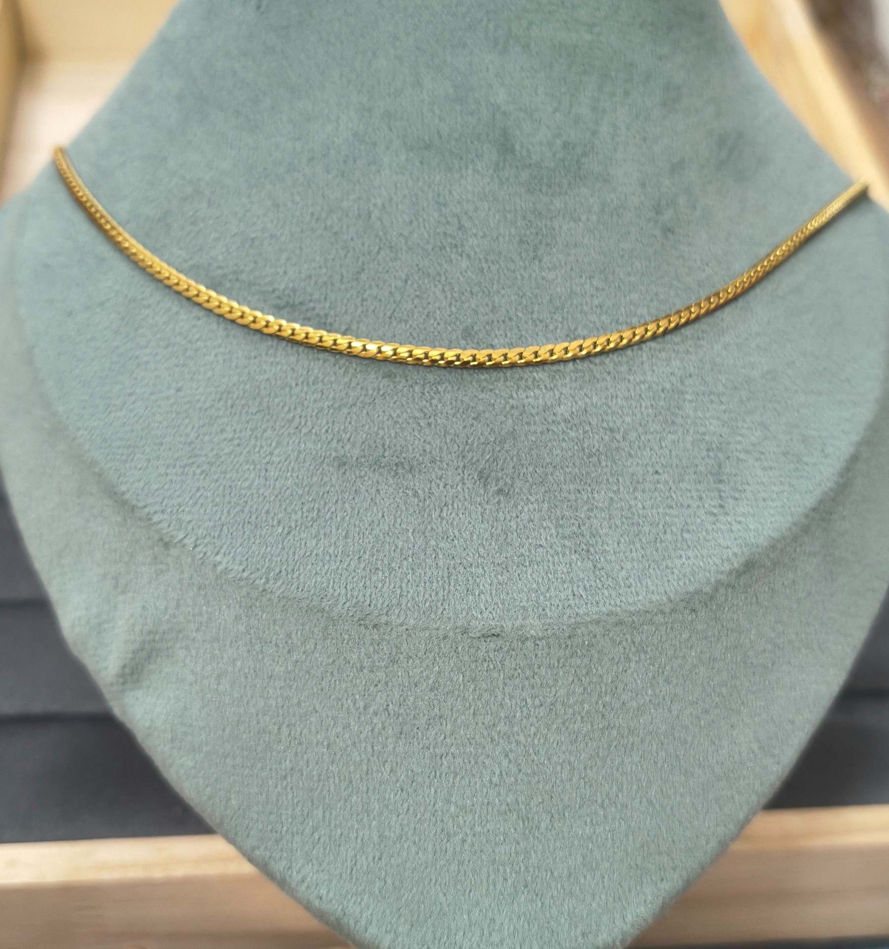 Anti Tarnish Necklace Classy Curb Chain 18K Gold Plated