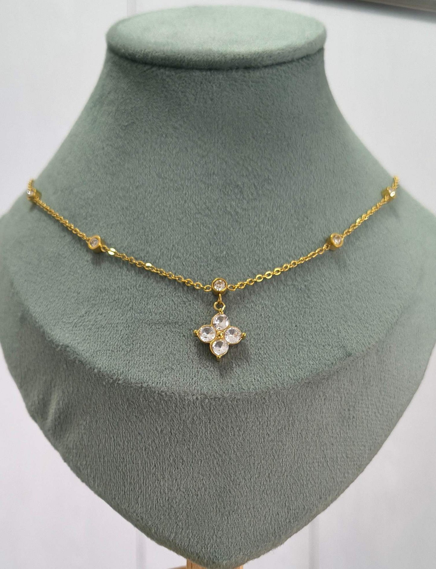 Anti Tarnish Necklace Diamond Floral Chain 18K Gold Plated