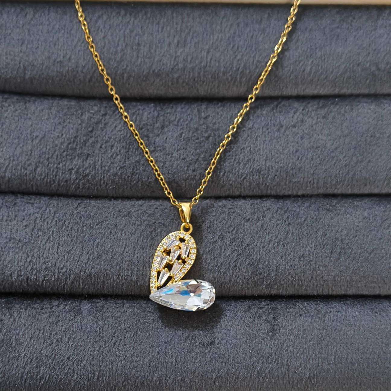 Anti Tarnish Necklace Diamond Heart Pendant 18K Gold Plated
