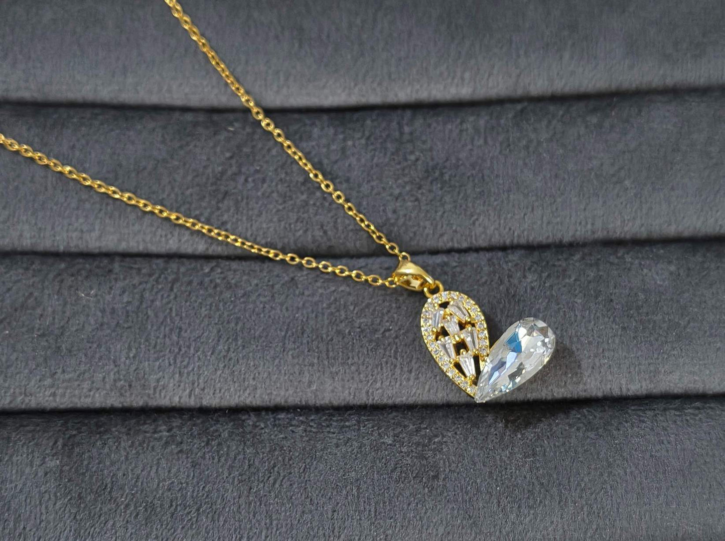 Anti Tarnish Necklace Diamond Heart Pendant 18K Gold Plated