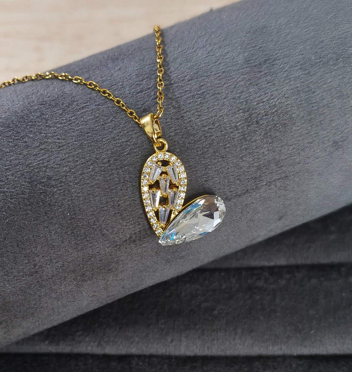 Anti Tarnish Necklace Diamond Heart Pendant 18K Gold Plated