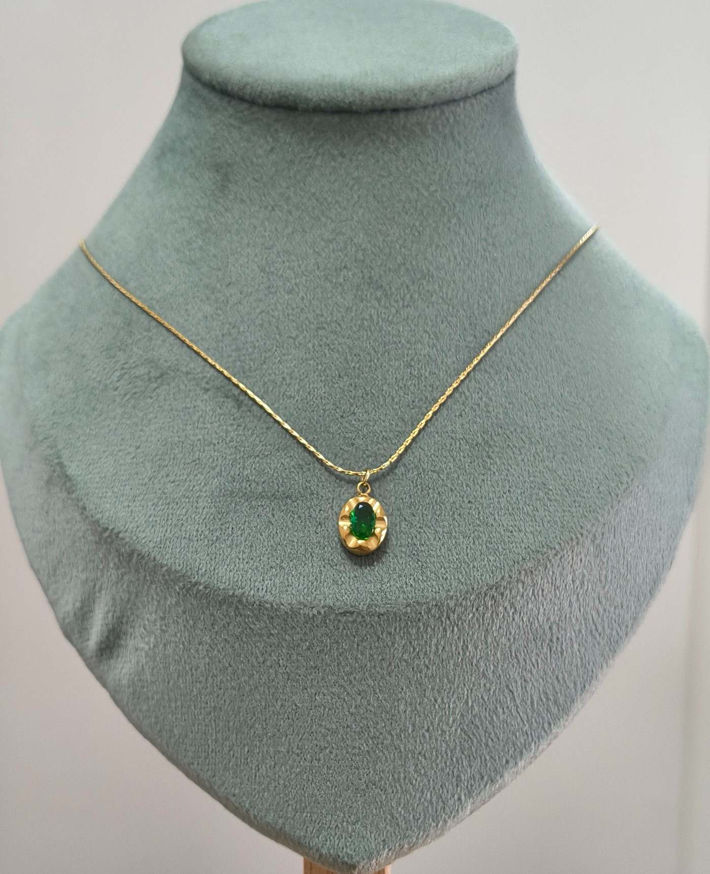 Anti Tarnish Necklace Emerald Green Pendant 18K Gold Plated