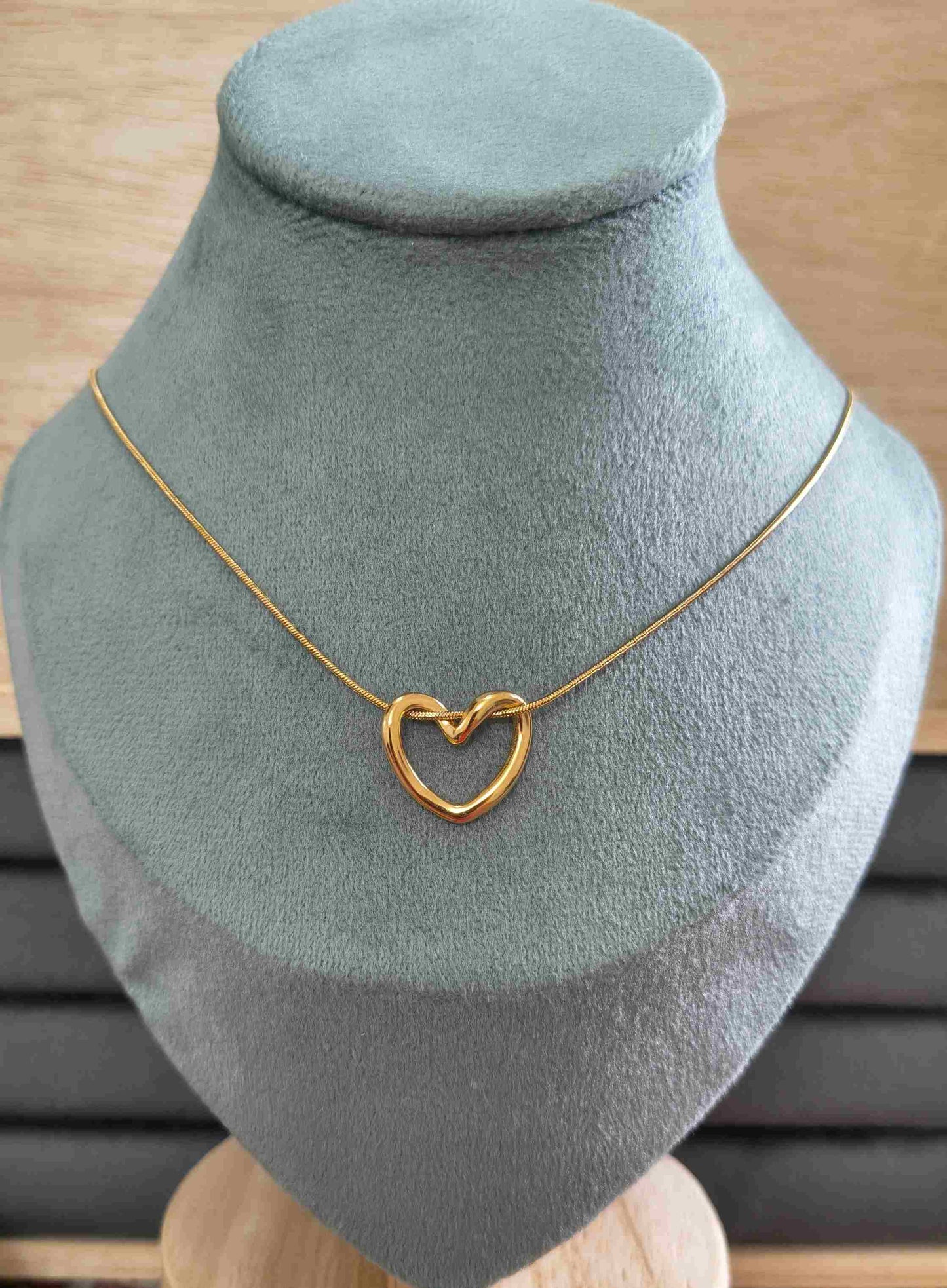 Anti Tarnish Necklace Hollow Heart Pendant 18K Gold Plated