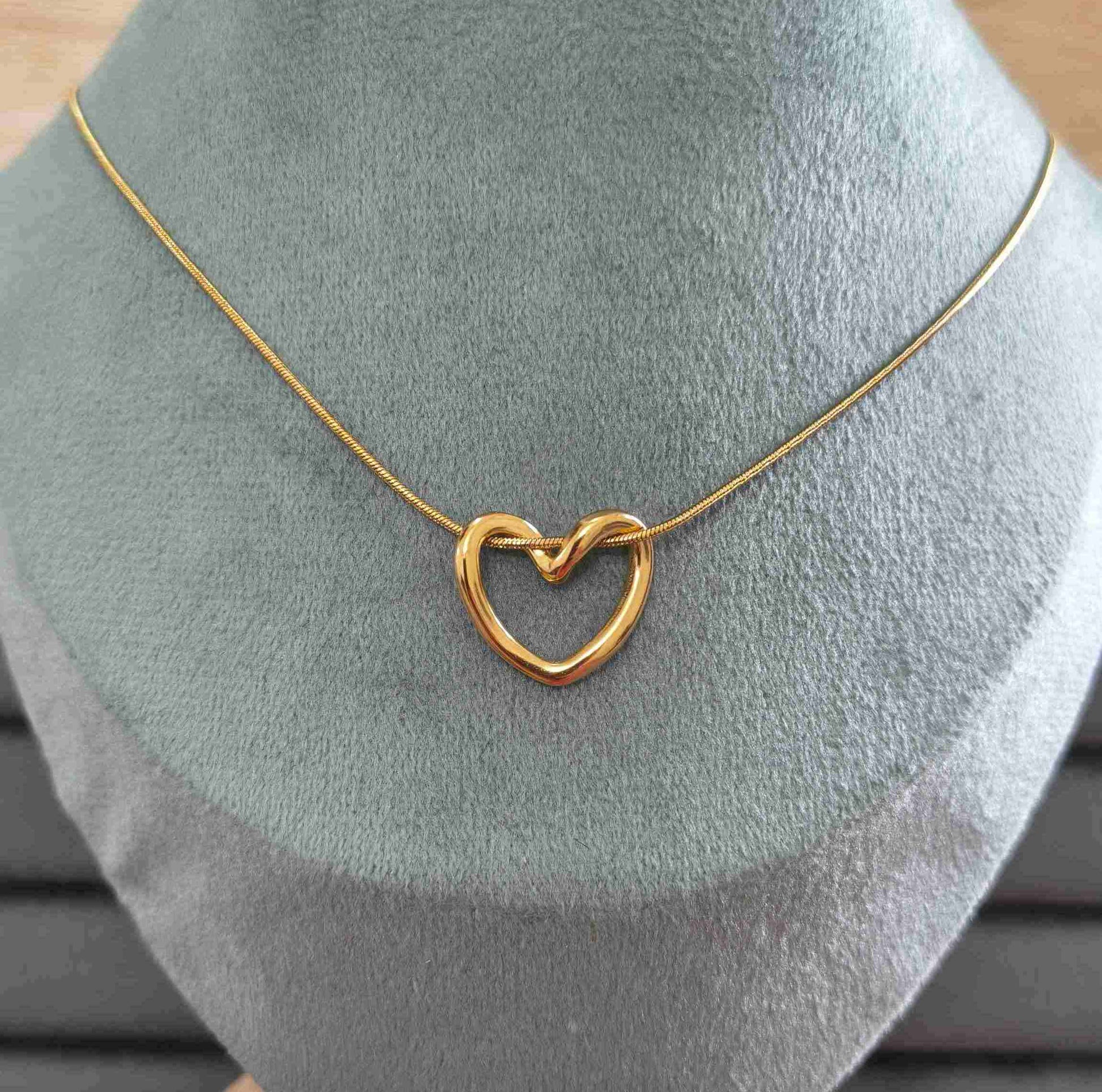 Anti Tarnish Necklace Hollow Heart Pendant 18K Gold Plated