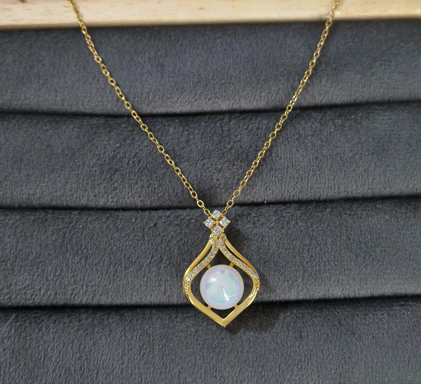 Anti Tarnish Necklace Pearl Pendant 18K Gold Plated