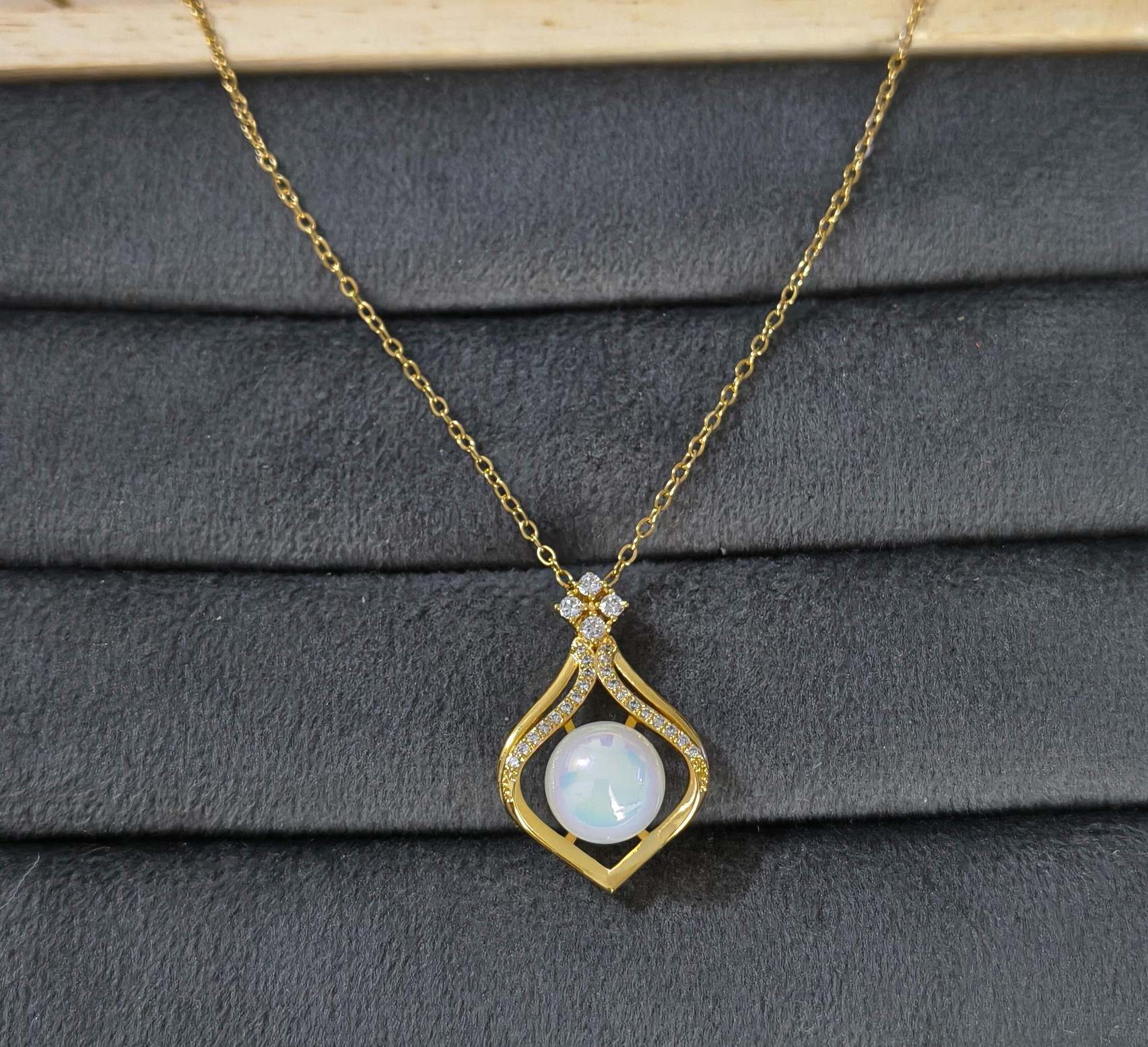 Anti Tarnish Necklace Pearl Pendant 18K Gold Plated